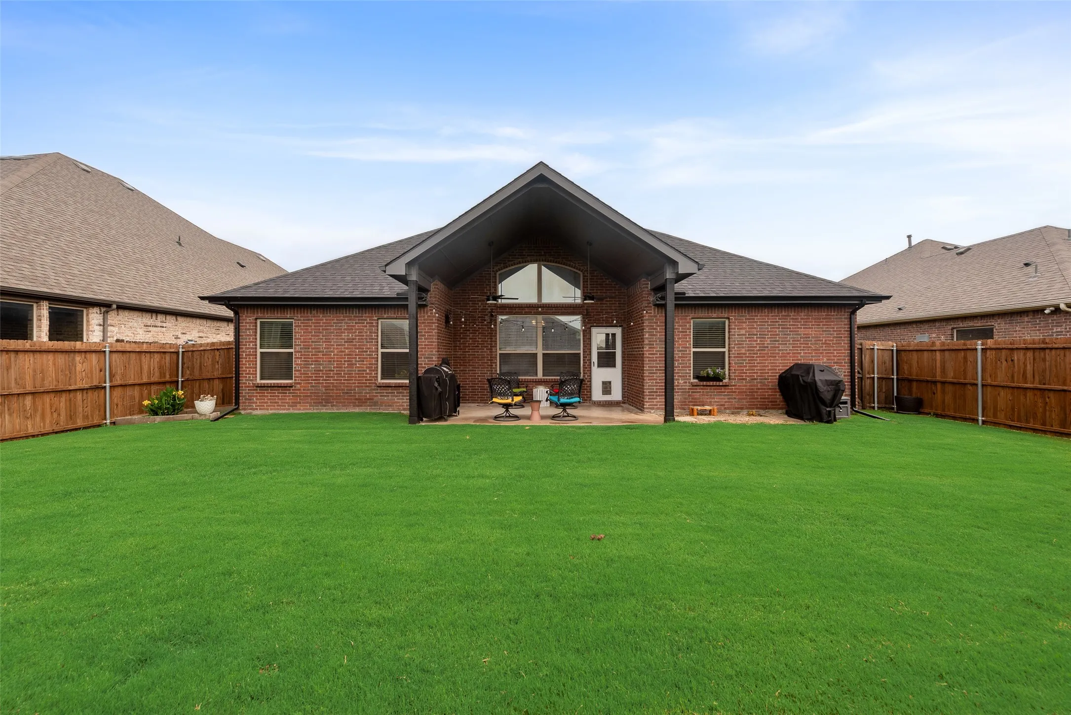 Single Family Residence For Sale in Collin County , 3012 Winchester Avenue, Melissa, Texas 75454, 4 Bedroom, 2 Bathroom, 2 Garage spaces, 2,226 Sqft, built in 2018, mls#21253549, Real Estate Agent in Melissa, Homes For Sale in Collin county, Homes For Sale in Melissa, Realtor in Melissa Texas, Real Estate Brokerage Independent Realty Texas, Luminita Cordes Realtor
