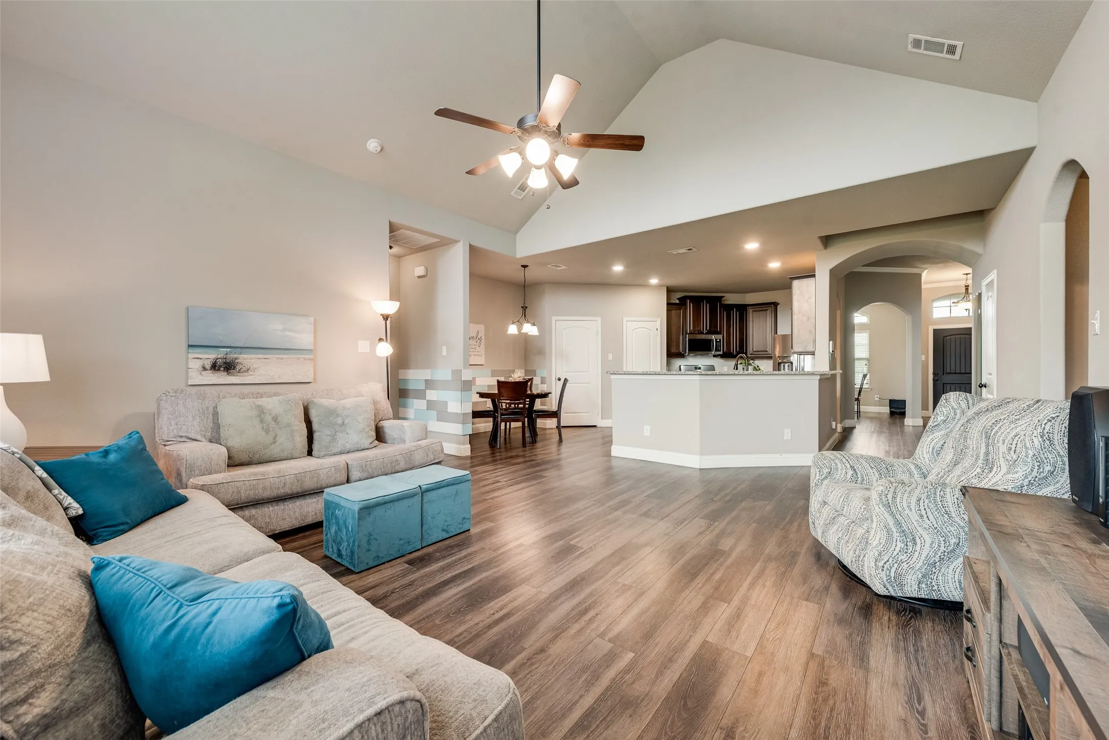 Single Family Residence For Sale in Collin County , 3012 Winchester Avenue, Melissa, Texas 75454, 4 Bedroom, 2 Bathroom, 2 Garage spaces, 2,226 Sqft, built in 2018, mls#21253549, Real Estate Agent in Melissa, Homes For Sale in Collin county, Homes For Sale in Melissa, Realtor in Melissa Texas, Real Estate Brokerage Independent Realty Texas, Luminita Cordes Realtor