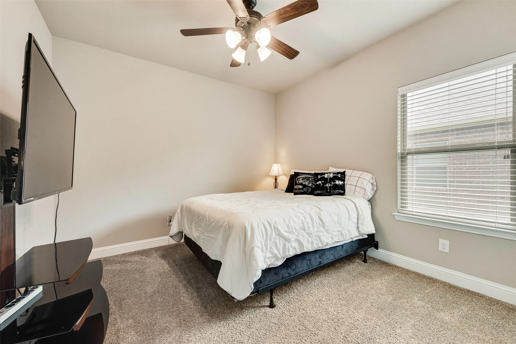 Single Family Residence For Sale in Collin County , 3012 Winchester Avenue, Melissa, Texas 75454, 4 Bedroom, 2 Bathroom, 2 Garage spaces, 2,226 Sqft, built in 2018, mls#21253549, Real Estate Agent in Melissa, Homes For Sale in Collin county, Homes For Sale in Melissa, Realtor in Melissa Texas, Real Estate Brokerage Independent Realty Texas, Luminita Cordes Realtor