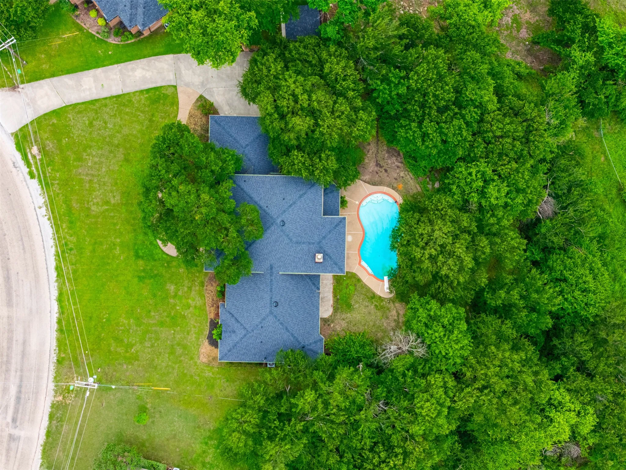 Single Family Residence For Sale in Parker County , 137 Lakeview Drive, Aledo, Texas 76008, 3 Bedroom, 4 Bathroom, 2 Garage spaces, 3,448 Sqft, built in 1988, Preowned, mls#21253770, Real Estate Agent in Aledo, Homes For Sale in Parker county, Homes For Sale in Aledo, Realtor in Aledo Texas, Real Estate Brokerage Independent Realty Texas, Luminita Cordes Realtor
