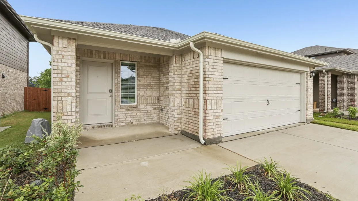 Single Family Residence For Sale in Grayson County , 921 Jefferson Way, Sherman, Texas 75090, 3 Bedroom, 2 Bathroom, 2 Garage spaces, 1,442 Sqft, built in 2025, New Construction - Complete, mls#21255296, Real Estate Agent in Sherman, Homes For Sale in Grayson county, Homes For Sale in Sherman, Realtor in Sherman Texas, Real Estate Brokerage Independent Realty Texas, Luminita Cordes Realtor