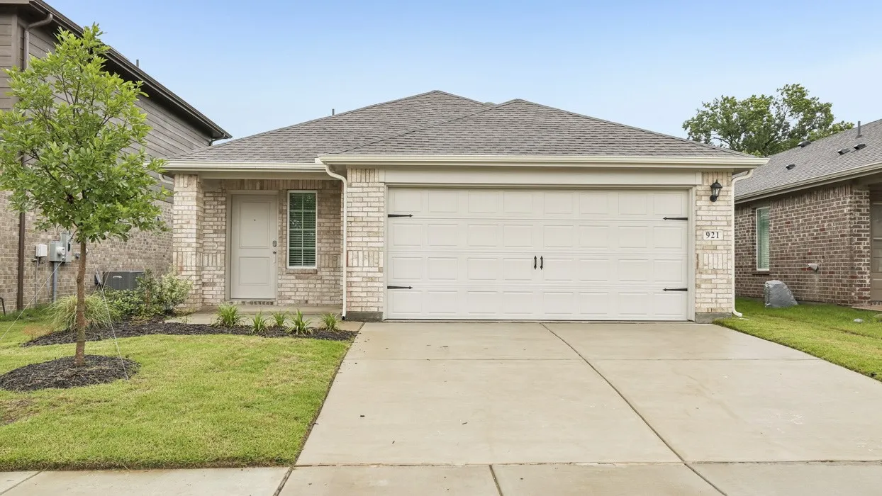 Single Family Residence For Sale in Grayson County , 921 Jefferson Way, Sherman, Texas 75090, 3 Bedroom, 2 Bathroom, 2 Garage spaces, 1,442 Sqft, built in 2025, New Construction - Complete, mls#21255296, Real Estate Agent in Sherman, Homes For Sale in Grayson county, Homes For Sale in Sherman, Realtor in Sherman Texas, Real Estate Brokerage Independent Realty Texas, Luminita Cordes Realtor