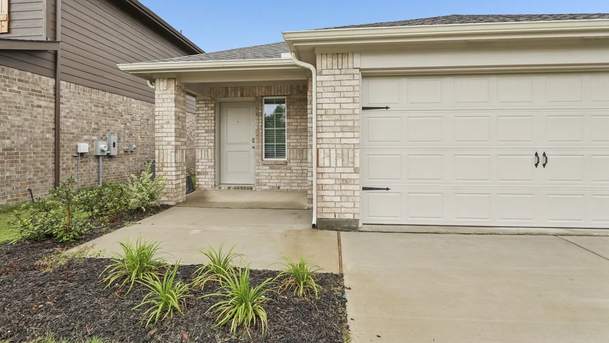 Single Family Residence For Sale in Grayson County , 921 Jefferson Way, Sherman, Texas 75090, 3 Bedroom, 2 Bathroom, 2 Garage spaces, 1,442 Sqft, built in 2025, New Construction - Complete, mls#21255296, Real Estate Agent in Sherman, Homes For Sale in Grayson county, Homes For Sale in Sherman, Realtor in Sherman Texas, Real Estate Brokerage Independent Realty Texas, Luminita Cordes Realtor