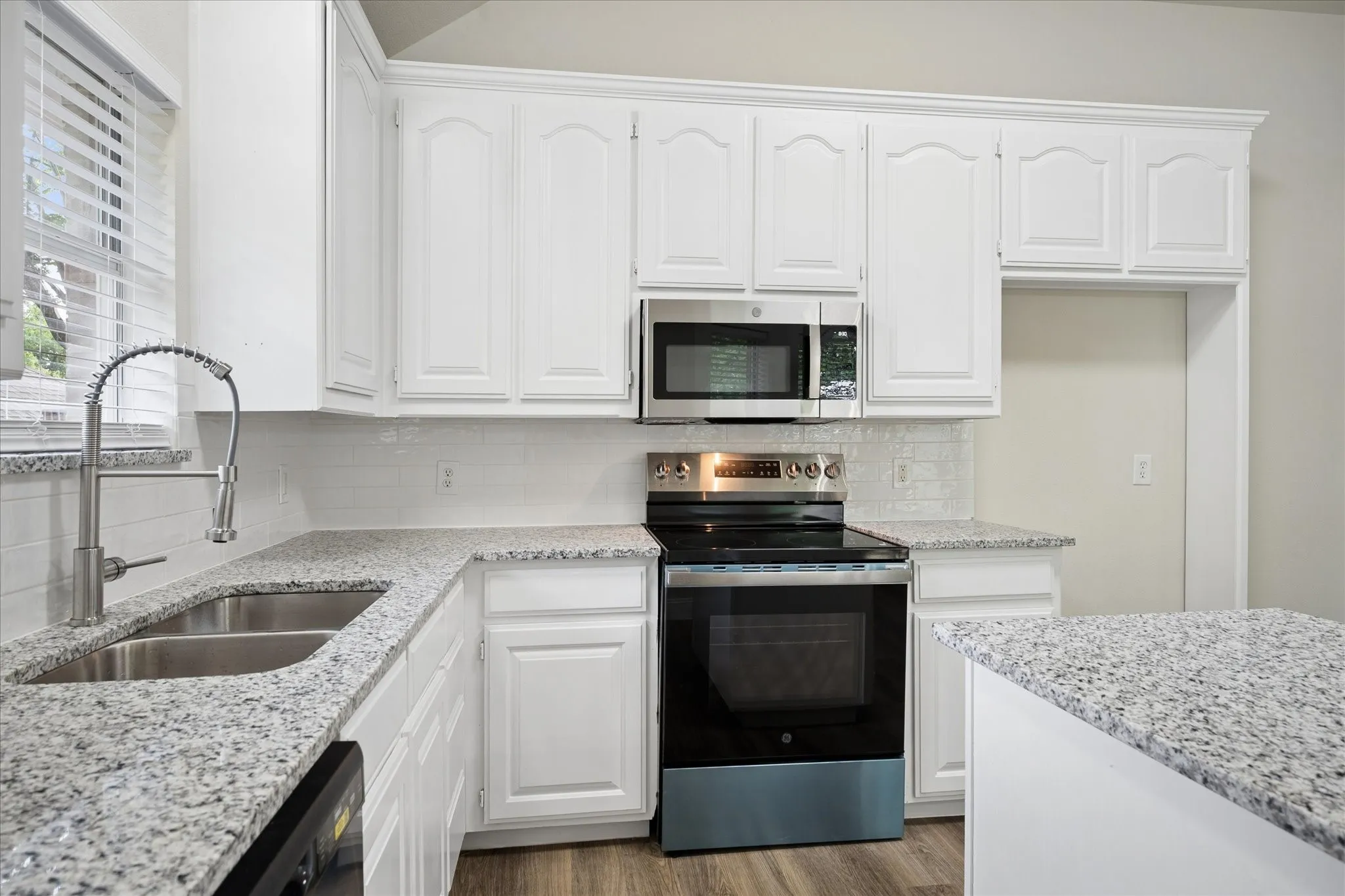 Single Family Residence For Sale in Tarrant County , 7205 Elm Wood Drive, North Richland Hills, Texas 76182, 4 Bedrooms, 2 Bathrooms, 2 Garage spaces, 1,846 Sqft, built in 1998, Price $439,900, mls#21251201, Real Estate Agent in North Richland Hills, Homes For Sale in Tarrant county, Homes For Sale in North Richland Hills, Realtor in North Richland Hills Texas, Real Estate Brokerage Independent Realty Texas, Luminita Cordes Realtor