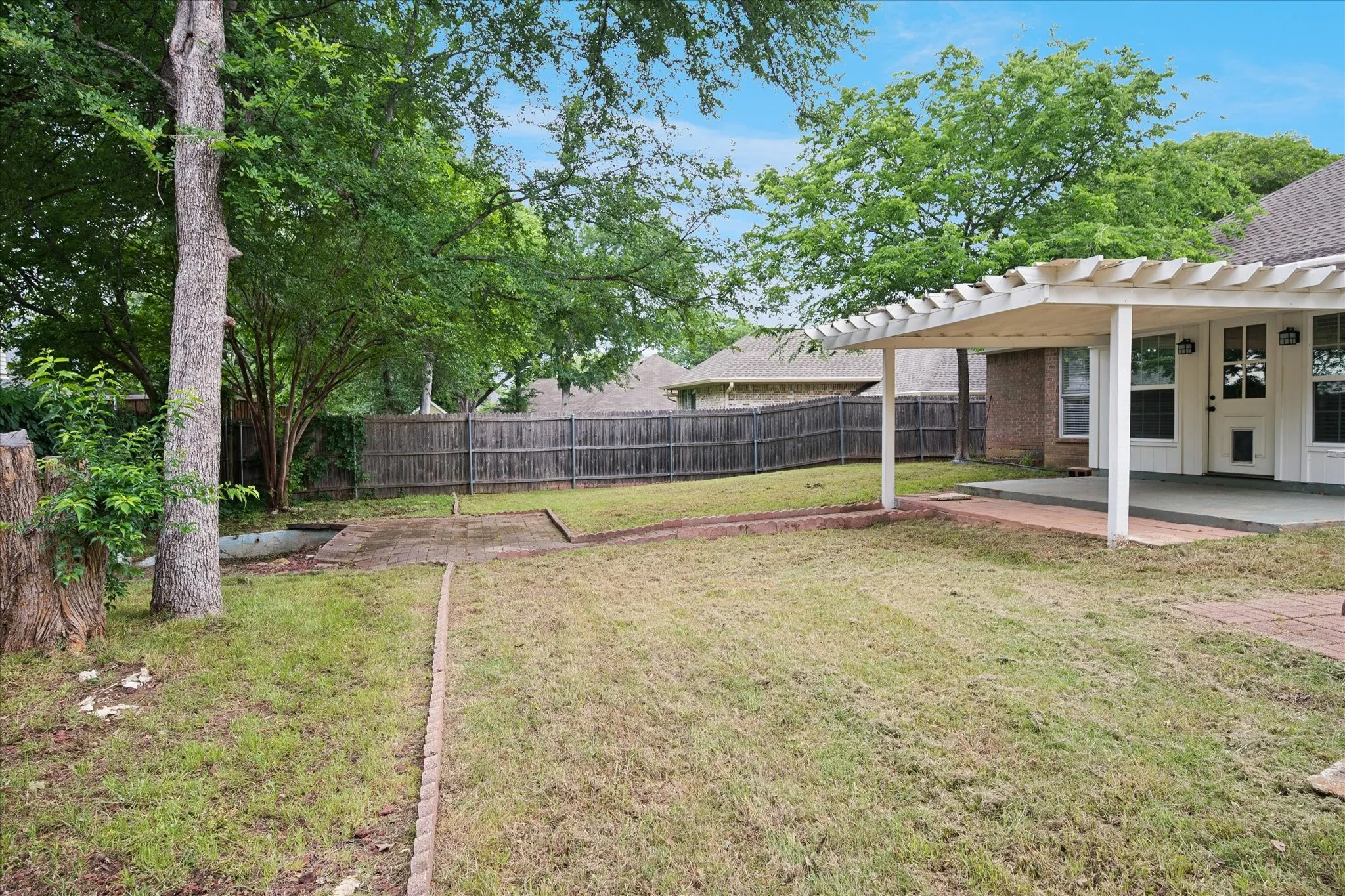 Single Family Residence For Sale in Tarrant County , 7205 Elm Wood Drive, North Richland Hills, Texas 76182, 4 Bedrooms, 2 Bathrooms, 2 Garage spaces, 1,846 Sqft, built in 1998, Price $439,900, mls#21251201, Real Estate Agent in North Richland Hills, Homes For Sale in Tarrant county, Homes For Sale in North Richland Hills, Realtor in North Richland Hills Texas, Real Estate Brokerage Independent Realty Texas, Luminita Cordes Realtor
