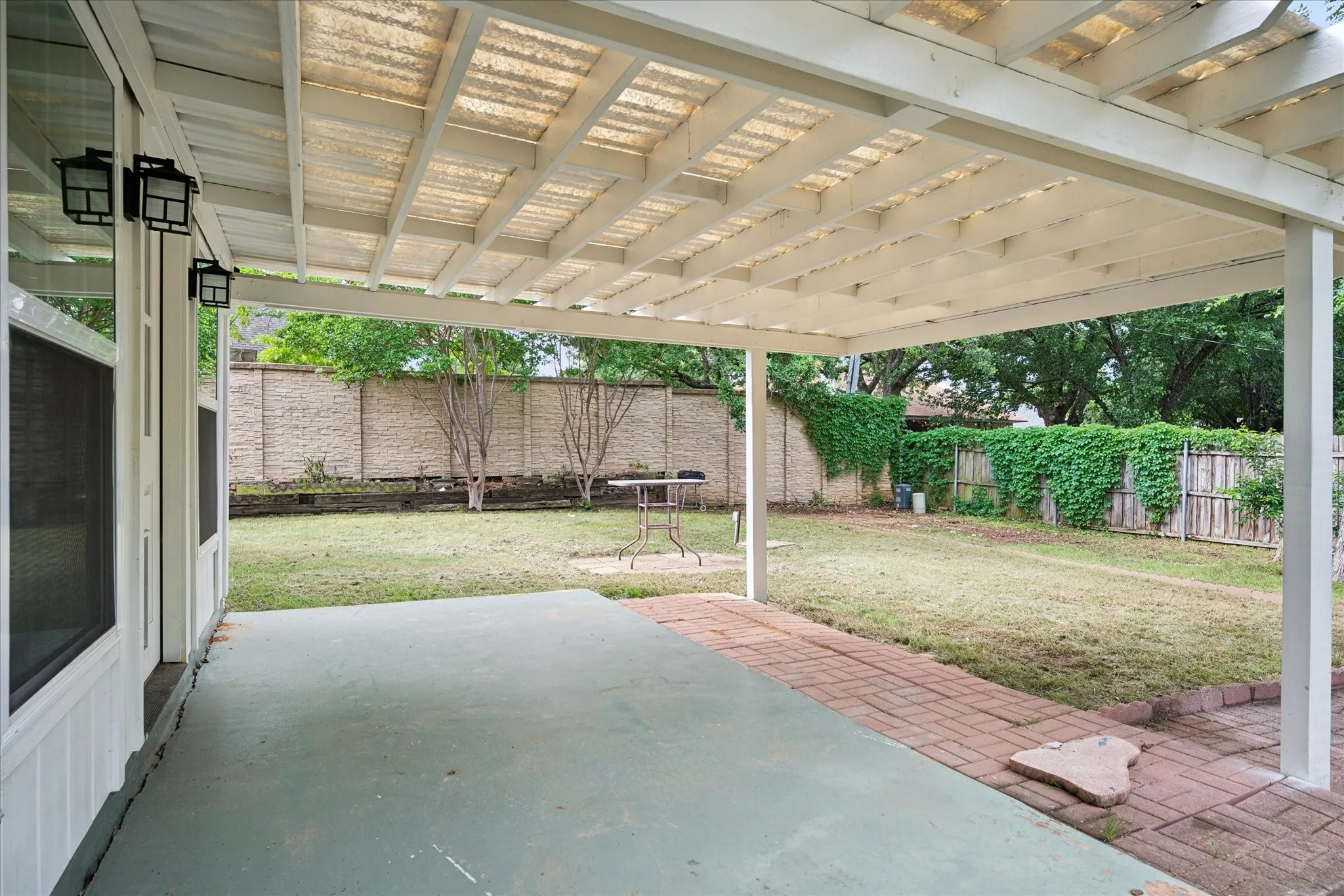 Single Family Residence For Sale in Tarrant County , 7205 Elm Wood Drive, North Richland Hills, Texas 76182, 4 Bedrooms, 2 Bathrooms, 2 Garage spaces, 1,846 Sqft, built in 1998, Price $439,900, mls#21251201, Real Estate Agent in North Richland Hills, Homes For Sale in Tarrant county, Homes For Sale in North Richland Hills, Realtor in North Richland Hills Texas, Real Estate Brokerage Independent Realty Texas, Luminita Cordes Realtor