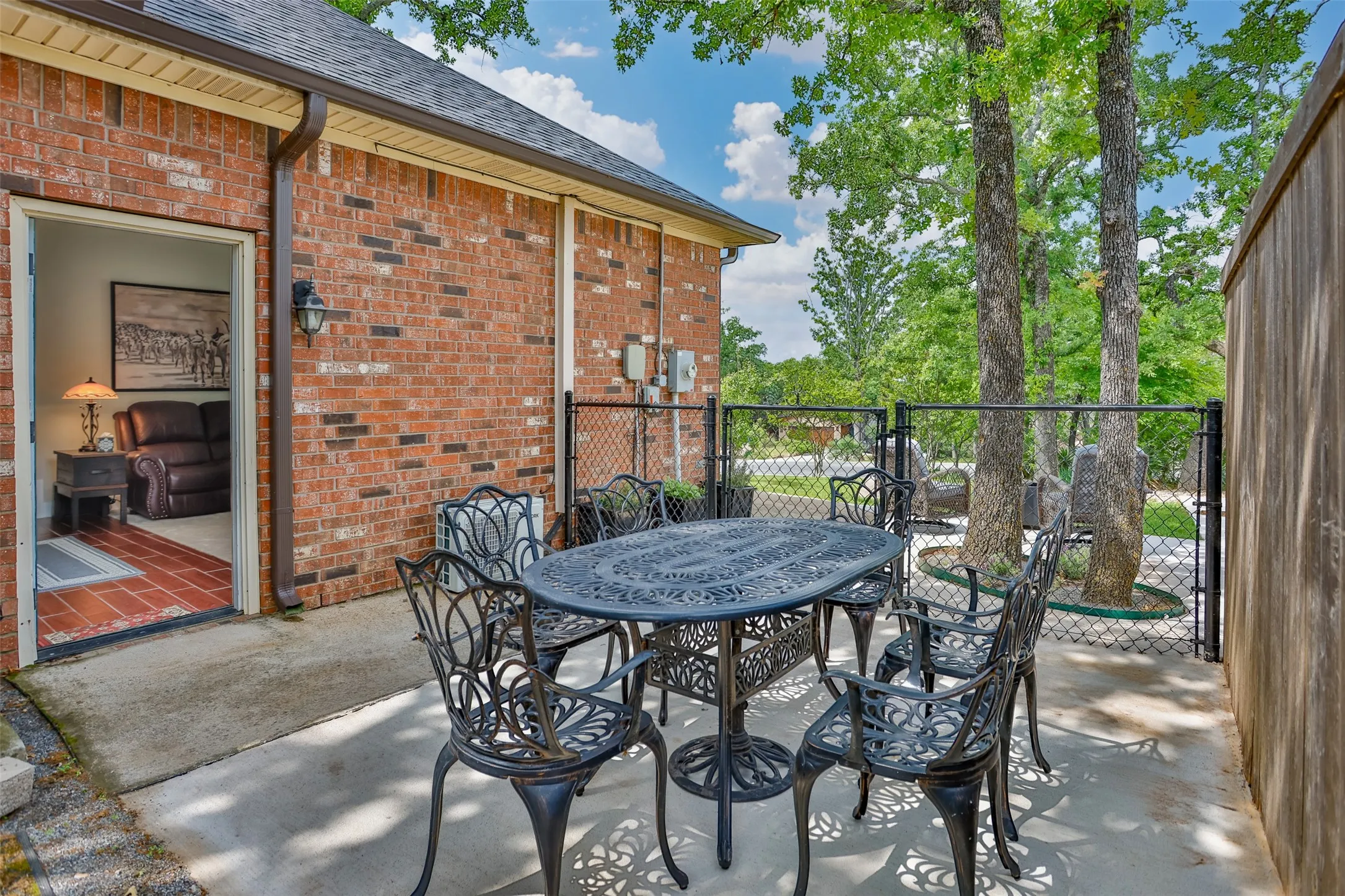 Private Courtyard for the MIL suite!