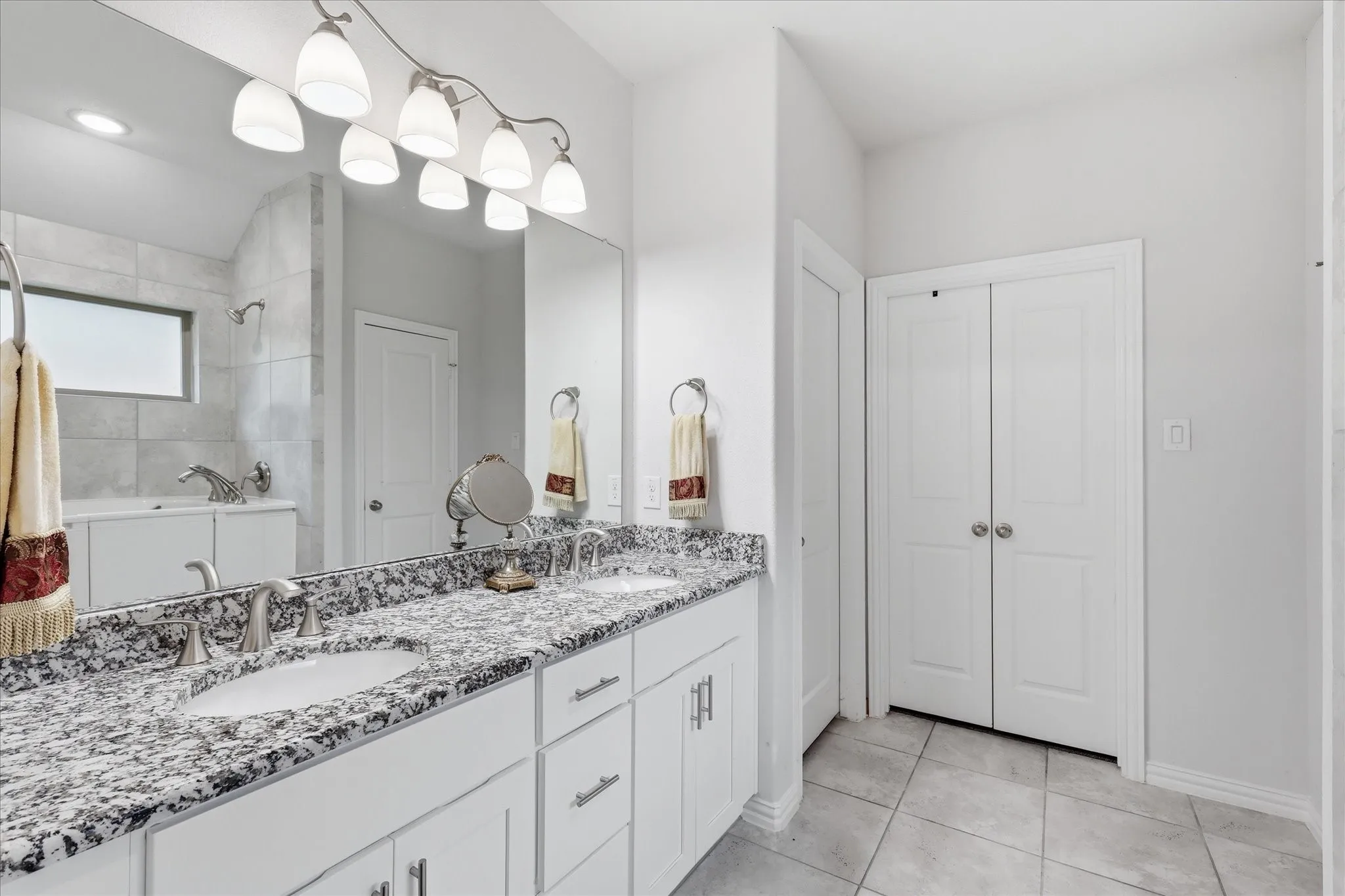 Single Family Residence For Sale in Denton County , 309 Ridge Drive, Justin, Texas 76247, 3 Bedrooms, 3 Bathrooms, 2 Garage spaces, 2,004 Sqft, built in 2022, Preowned, Price $359,900, mls#21255038, Real Estate Agent in Justin, Homes For Sale in Denton county, Homes For Sale in Justin, Realtor in Justin Texas, Real Estate Brokerage Independent Realty Texas, Luminita Cordes Realtor