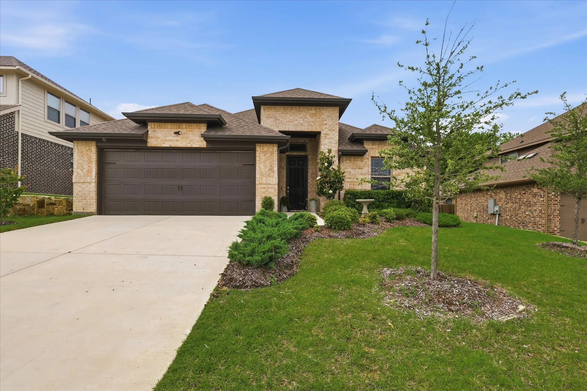 Single Family Residence For Sale in Denton County , 309 Ridge Drive, Justin, Texas 76247, 3 Bedrooms, 3 Bathrooms, 2 Garage spaces, 2,004 Sqft, built in 2022, Preowned, Price $359,900, mls#21255038, Real Estate Agent in Justin, Homes For Sale in Denton county, Homes For Sale in Justin, Realtor in Justin Texas, Real Estate Brokerage Independent Realty Texas, Luminita Cordes Realtor