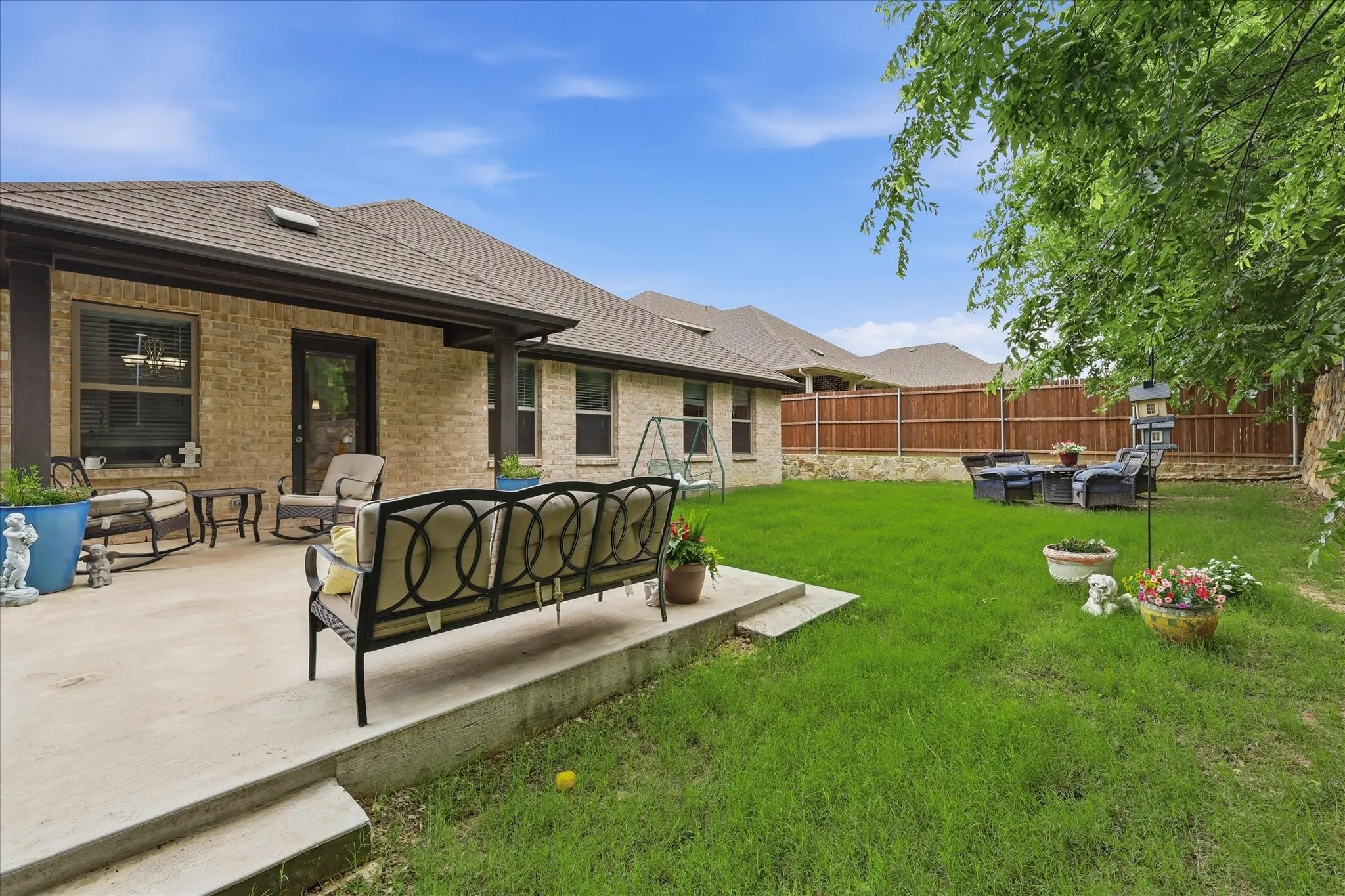 Single Family Residence For Sale in Denton County , 309 Ridge Drive, Justin, Texas 76247, 3 Bedrooms, 3 Bathrooms, 2 Garage spaces, 2,004 Sqft, built in 2022, Preowned, Price $359,900, mls#21255038, Real Estate Agent in Justin, Homes For Sale in Denton county, Homes For Sale in Justin, Realtor in Justin Texas, Real Estate Brokerage Independent Realty Texas, Luminita Cordes Realtor