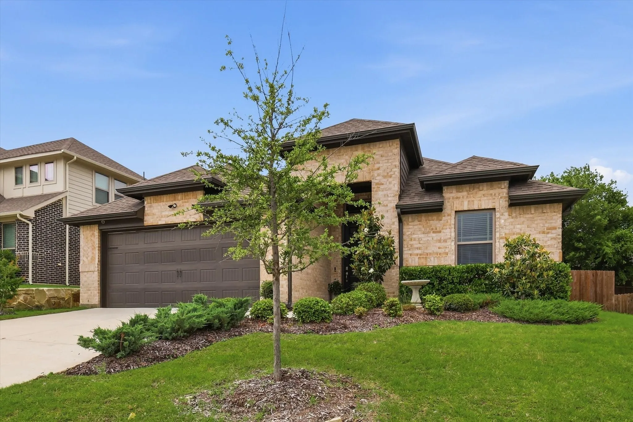 Single Family Residence For Sale in Denton County , 309 Ridge Drive, Justin, Texas 76247, 3 Bedrooms, 3 Bathrooms, 2 Garage spaces, 2,004 Sqft, built in 2022, Preowned, Price $359,900, mls#21255038, Real Estate Agent in Justin, Homes For Sale in Denton county, Homes For Sale in Justin, Realtor in Justin Texas, Real Estate Brokerage Independent Realty Texas, Luminita Cordes Realtor
