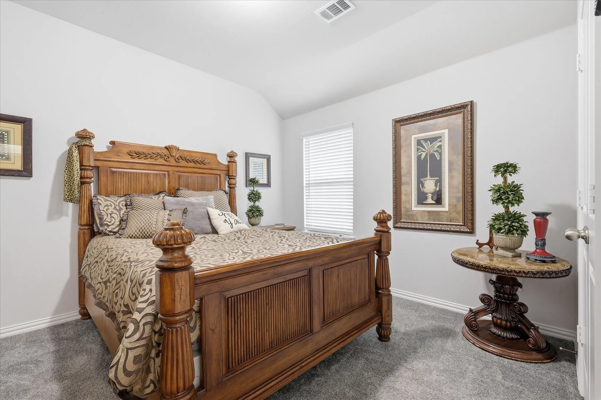 Single Family Residence For Sale in Denton County , 309 Ridge Drive, Justin, Texas 76247, 3 Bedrooms, 3 Bathrooms, 2 Garage spaces, 2,004 Sqft, built in 2022, Preowned, Price $359,900, mls#21255038, Real Estate Agent in Justin, Homes For Sale in Denton county, Homes For Sale in Justin, Realtor in Justin Texas, Real Estate Brokerage Independent Realty Texas, Luminita Cordes Realtor