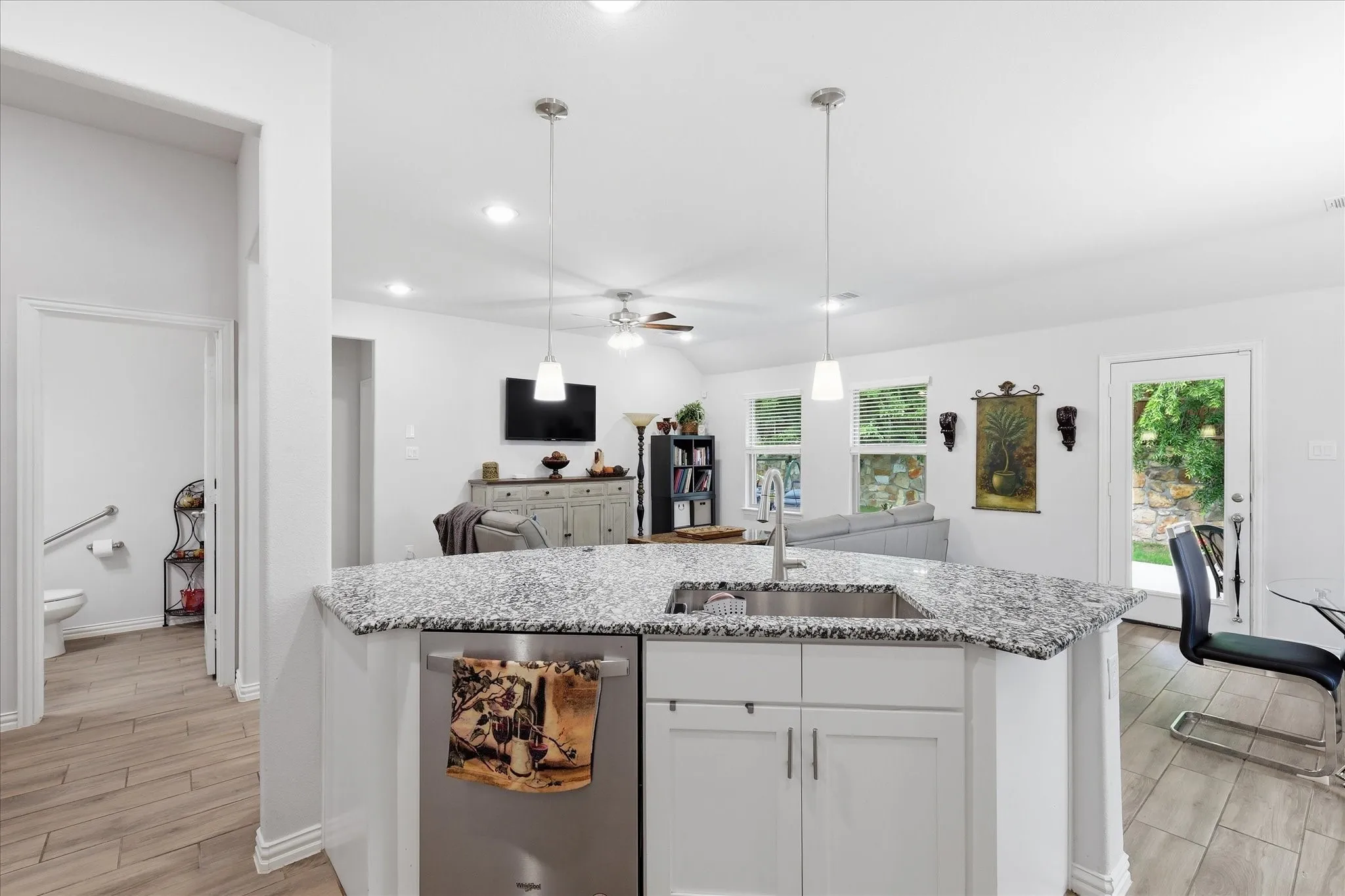Single Family Residence For Sale in Denton County , 309 Ridge Drive, Justin, Texas 76247, 3 Bedrooms, 3 Bathrooms, 2 Garage spaces, 2,004 Sqft, built in 2022, Preowned, Price $359,900, mls#21255038, Real Estate Agent in Justin, Homes For Sale in Denton county, Homes For Sale in Justin, Realtor in Justin Texas, Real Estate Brokerage Independent Realty Texas, Luminita Cordes Realtor