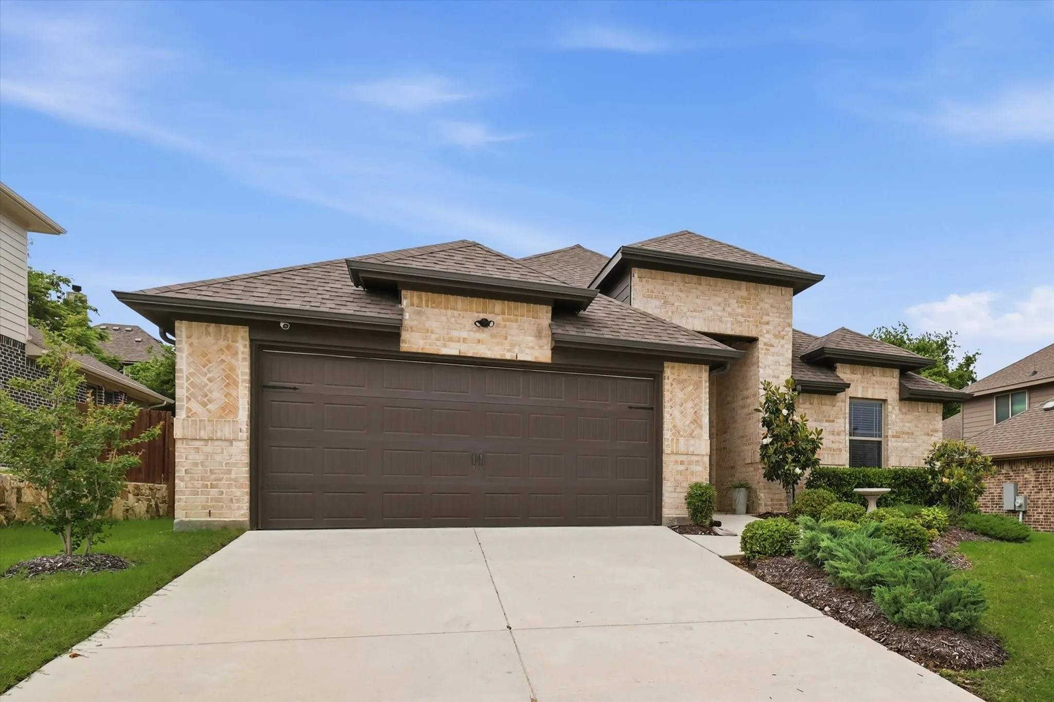 Single Family Residence For Sale in Denton County , 309 Ridge Drive, Justin, Texas 76247, 3 Bedrooms, 3 Bathrooms, 2 Garage spaces, 2,004 Sqft, built in 2022, Preowned, Price $359,900, mls#21255038, Real Estate Agent in Justin, Homes For Sale in Denton county, Homes For Sale in Justin, Realtor in Justin Texas, Real Estate Brokerage Independent Realty Texas, Luminita Cordes Realtor