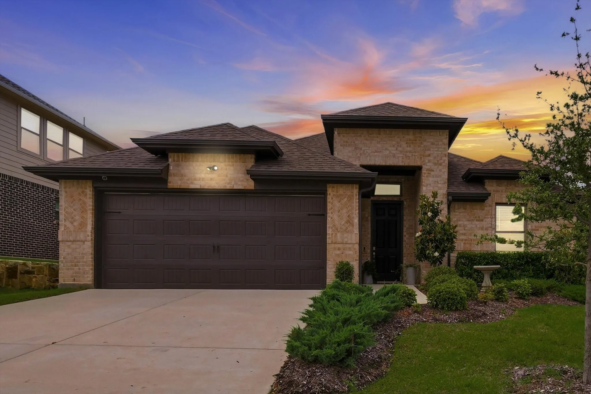 Single Family Residence For Sale in Denton County , 309 Ridge Drive, Justin, Texas 76247, 3 Bedrooms, 3 Bathrooms, 2 Garage spaces, 2,004 Sqft, built in 2022, Preowned, Price $359,900, mls#21255038, Real Estate Agent in Justin, Homes For Sale in Denton county, Homes For Sale in Justin, Realtor in Justin Texas, Real Estate Brokerage Independent Realty Texas, Luminita Cordes Realtor