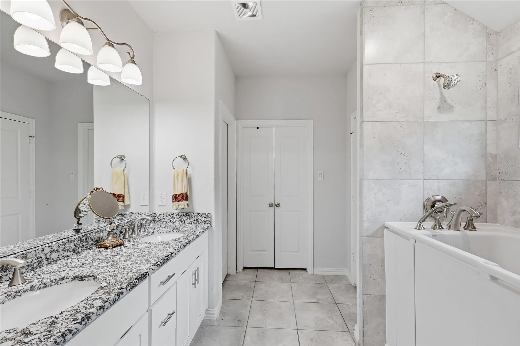 Single Family Residence For Sale in Denton County , 309 Ridge Drive, Justin, Texas 76247, 3 Bedrooms, 3 Bathrooms, 2 Garage spaces, 2,004 Sqft, built in 2022, Preowned, Price $359,900, mls#21255038, Real Estate Agent in Justin, Homes For Sale in Denton county, Homes For Sale in Justin, Realtor in Justin Texas, Real Estate Brokerage Independent Realty Texas, Luminita Cordes Realtor