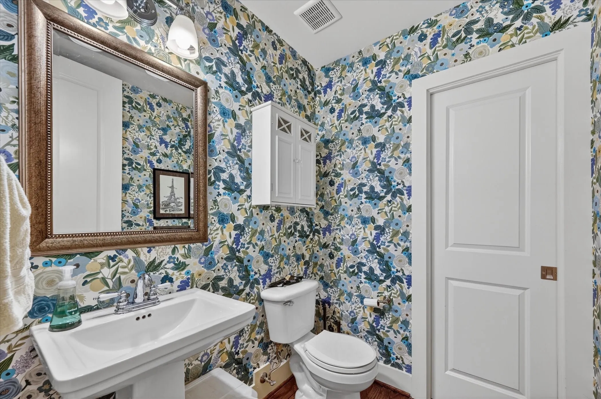 Condominium For Rent in Dallas County , 5618 Lindell Avenue 6, Dallas, Texas 75206, 2 Bedroom, 3 Bathroom, 2 Garage spaces, 1,640 Sqft, built in 2008, mls#21250451, Real Estate Agent in Dallas, Homes For Rent in Dallas county, Homes For Rent in Dallas, Realtor in Dallas Texas, Real Estate Brokerage Independent Realty Texas, Luminita Cordes Realtor