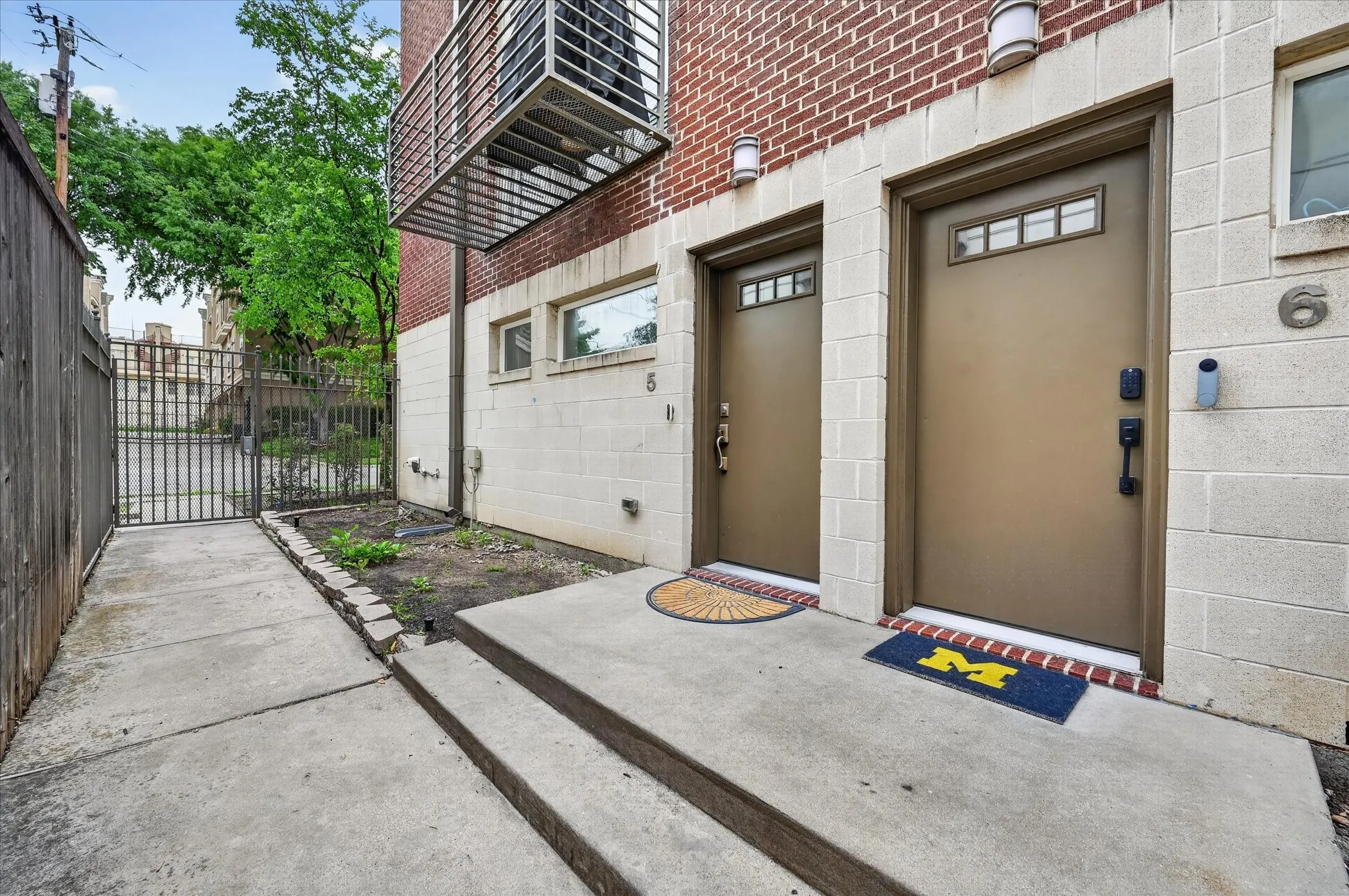 Condominium For Rent in Dallas County , 5618 Lindell Avenue 6, Dallas, Texas 75206, 2 Bedroom, 3 Bathroom, 2 Garage spaces, 1,640 Sqft, built in 2008, mls#21250451, Real Estate Agent in Dallas, Homes For Rent in Dallas county, Homes For Rent in Dallas, Realtor in Dallas Texas, Real Estate Brokerage Independent Realty Texas, Luminita Cordes Realtor