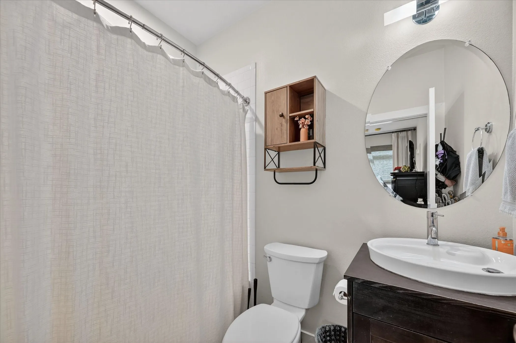 Condominium For Rent in Dallas County , 5618 Lindell Avenue 6, Dallas, Texas 75206, 2 Bedroom, 3 Bathroom, 2 Garage spaces, 1,640 Sqft, built in 2008, mls#21250451, Real Estate Agent in Dallas, Homes For Rent in Dallas county, Homes For Rent in Dallas, Realtor in Dallas Texas, Real Estate Brokerage Independent Realty Texas, Luminita Cordes Realtor