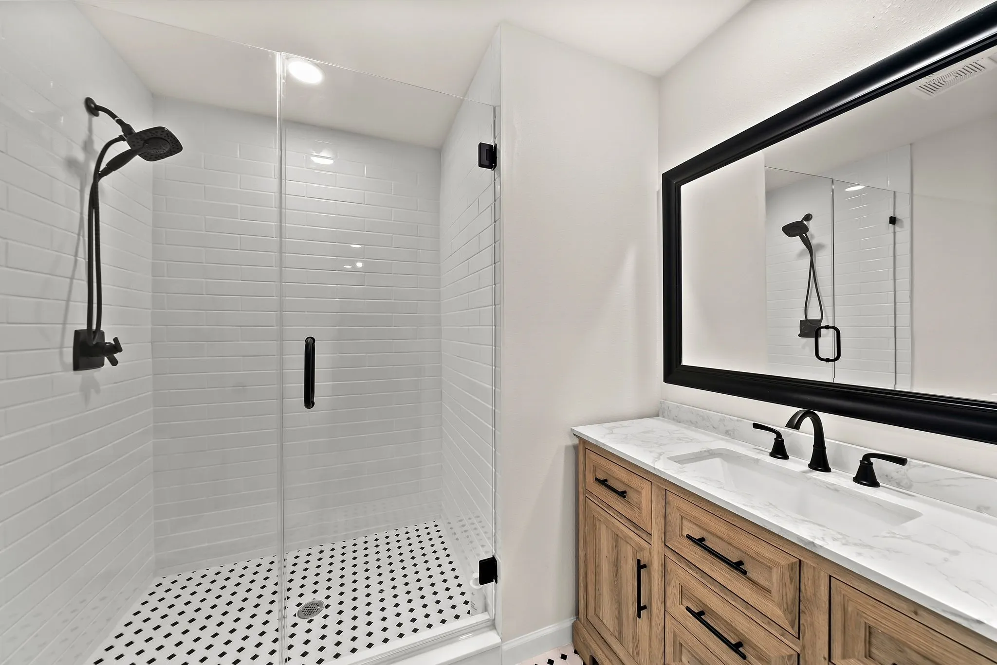 Single Family Residence For Sale in Collin County , 8074 Dove Cove, Frisco, Texas 75034, 3 Bedroom, 3 Bathroom, 1 Garage spaces, 2,097 Sqft, built in 1976, Preowned, mls#21239554, Real Estate Agent in Frisco, Homes For Sale in Collin county, Homes For Sale in Frisco, Realtor in Frisco Texas, Real Estate Brokerage Independent Realty Texas, Luminita Cordes Realtor