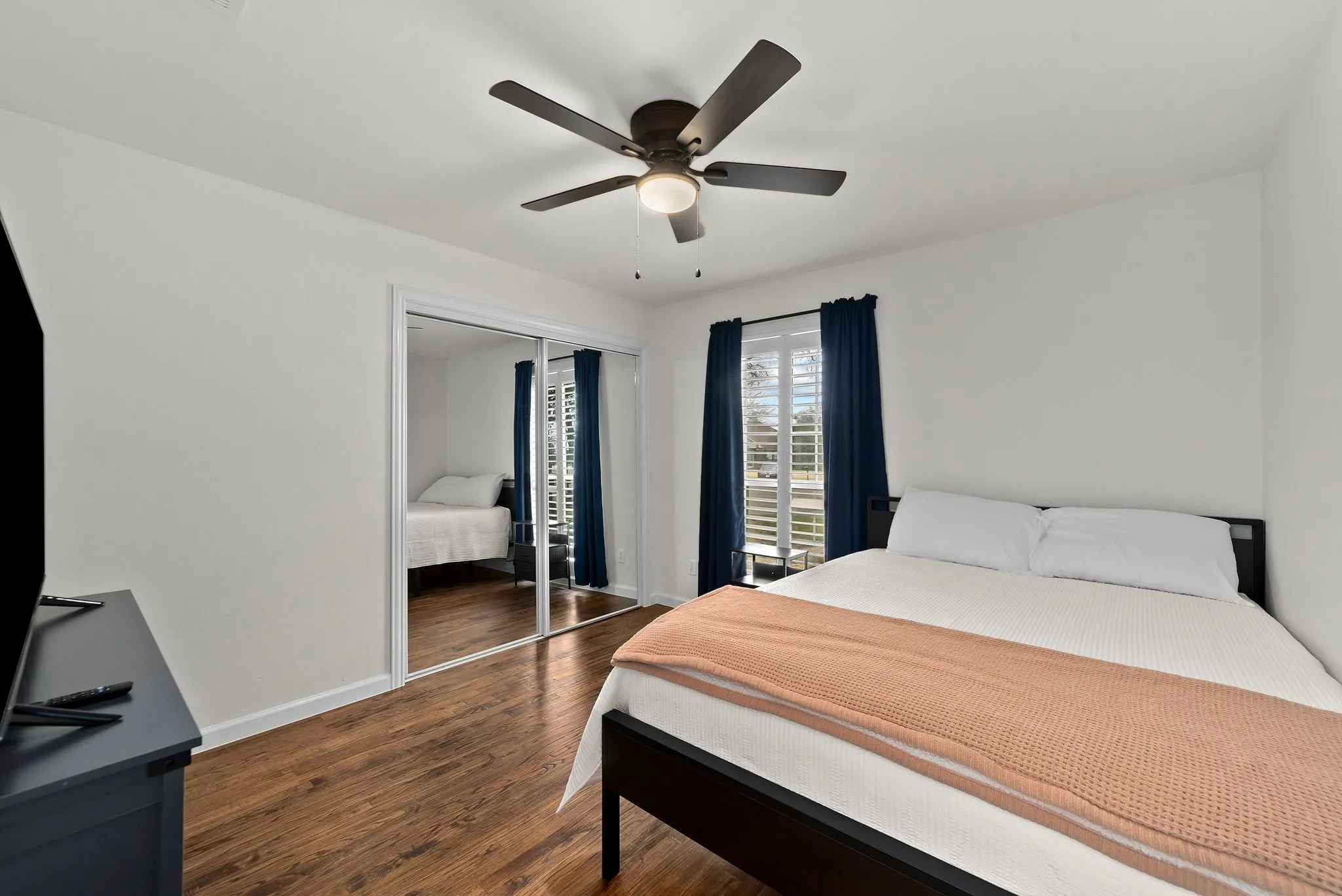 Single Family Residence For Sale in Collin County , 8074 Dove Cove, Frisco, Texas 75034, 3 Bedroom, 3 Bathroom, 1 Garage spaces, 2,097 Sqft, built in 1976, Preowned, mls#21239554, Real Estate Agent in Frisco, Homes For Sale in Collin county, Homes For Sale in Frisco, Realtor in Frisco Texas, Real Estate Brokerage Independent Realty Texas, Luminita Cordes Realtor