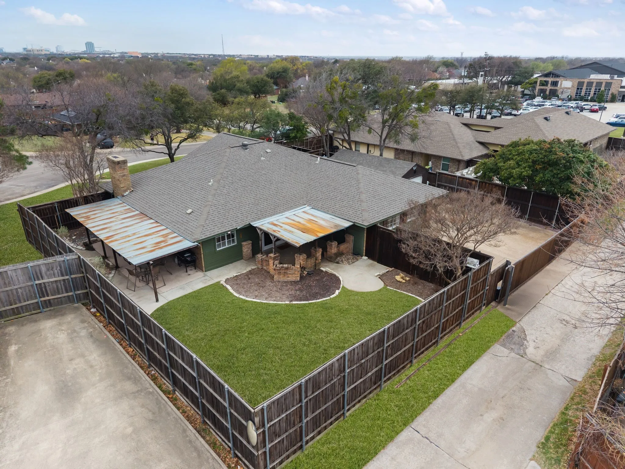 Single Family Residence For Sale in Collin County , 8074 Dove Cove, Frisco, Texas 75034, 3 Bedroom, 3 Bathroom, 1 Garage spaces, 2,097 Sqft, built in 1976, Preowned, mls#21239554, Real Estate Agent in Frisco, Homes For Sale in Collin county, Homes For Sale in Frisco, Realtor in Frisco Texas, Real Estate Brokerage Independent Realty Texas, Luminita Cordes Realtor