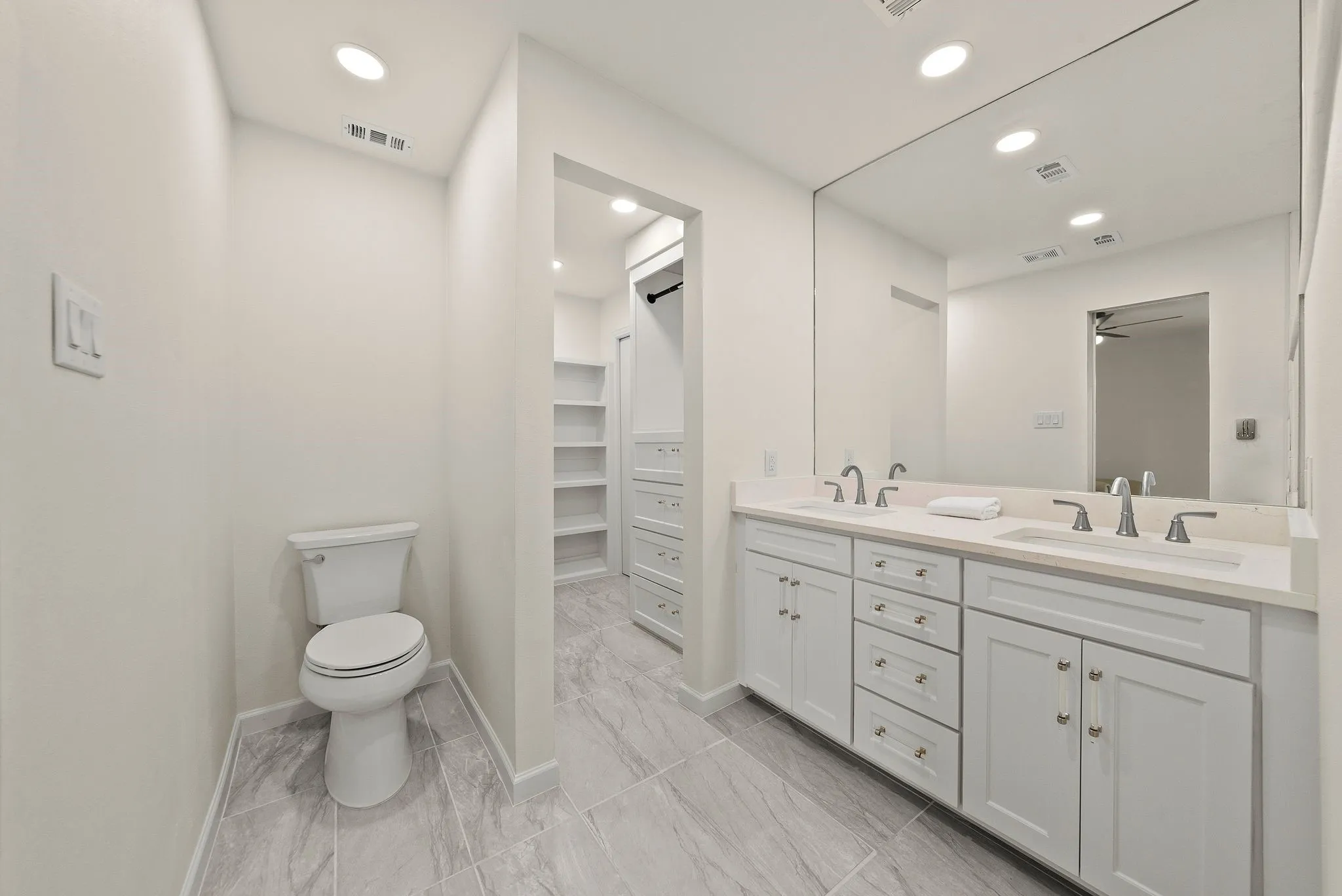 Single Family Residence For Sale in Collin County , 8074 Dove Cove, Frisco, Texas 75034, 3 Bedroom, 3 Bathroom, 1 Garage spaces, 2,097 Sqft, built in 1976, Preowned, mls#21239554, Real Estate Agent in Frisco, Homes For Sale in Collin county, Homes For Sale in Frisco, Realtor in Frisco Texas, Real Estate Brokerage Independent Realty Texas, Luminita Cordes Realtor