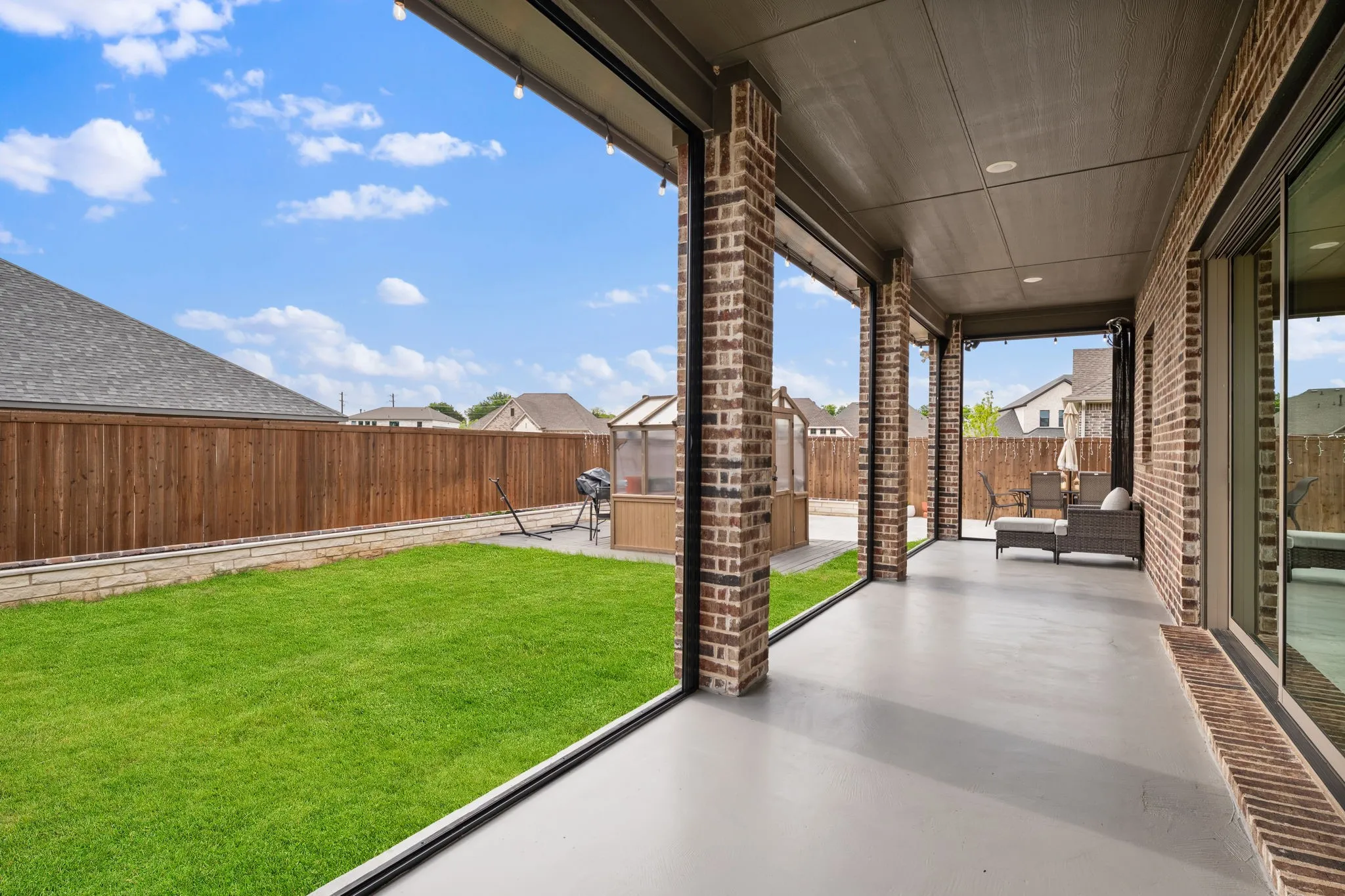 Single Family Residence For Sale in Grayson County , 705 Allison Drive, Van Alstyne, Texas 75495, 4 Bedroom, 3 Bathroom, 2 Garage spaces, 2,420 Sqft, built in 2024, Preowned, mls#21251779, Real Estate Agent in Van Alstyne, Homes For Sale in Grayson county, Homes For Sale in Van Alstyne, Realtor in Van Alstyne Texas, Real Estate Brokerage Independent Realty Texas, Luminita Cordes Realtor