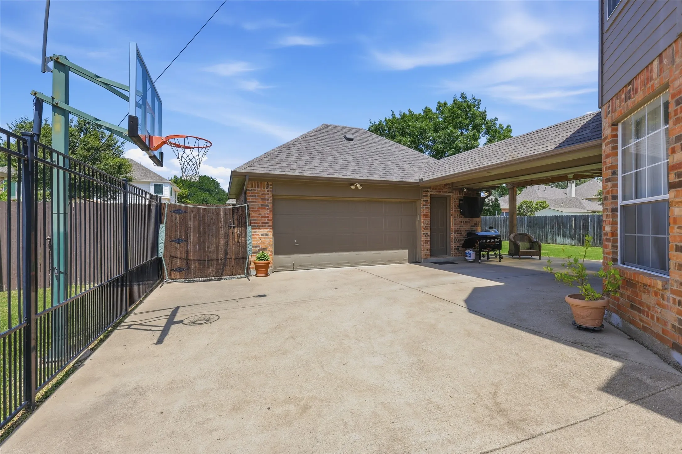 Single Family Residence For Sale in Tarrant County , 1303 Clark Springs Drive, Keller, Texas 76248, 4 Bedroom, 4 Bathroom, 2 Garage spaces, 3,330 Sqft, built in 1999, Preowned, Price $698,500, mls#21255328, Real Estate Agent in Keller, Homes For Sale in Tarrant county, Homes For Sale in Keller, Realtor in Keller Texas, Real Estate Brokerage Independent Realty Texas, Luminita Cordes Realtor
