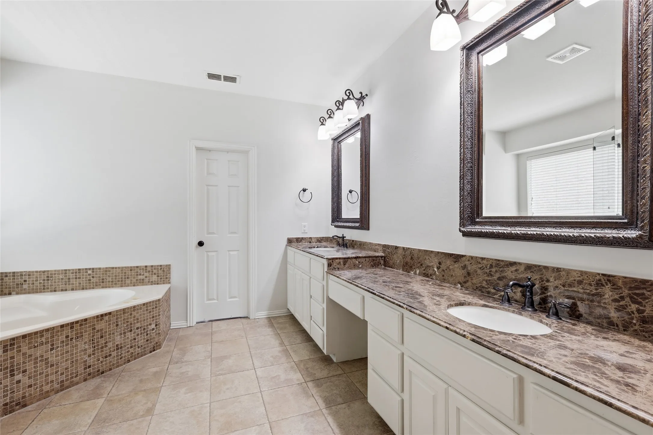 Single Family Residence For Sale in Tarrant County , 1303 Clark Springs Drive, Keller, Texas 76248, 4 Bedroom, 4 Bathroom, 2 Garage spaces, 3,330 Sqft, built in 1999, Preowned, Price $698,500, mls#21255328, Real Estate Agent in Keller, Homes For Sale in Tarrant county, Homes For Sale in Keller, Realtor in Keller Texas, Real Estate Brokerage Independent Realty Texas, Luminita Cordes Realtor