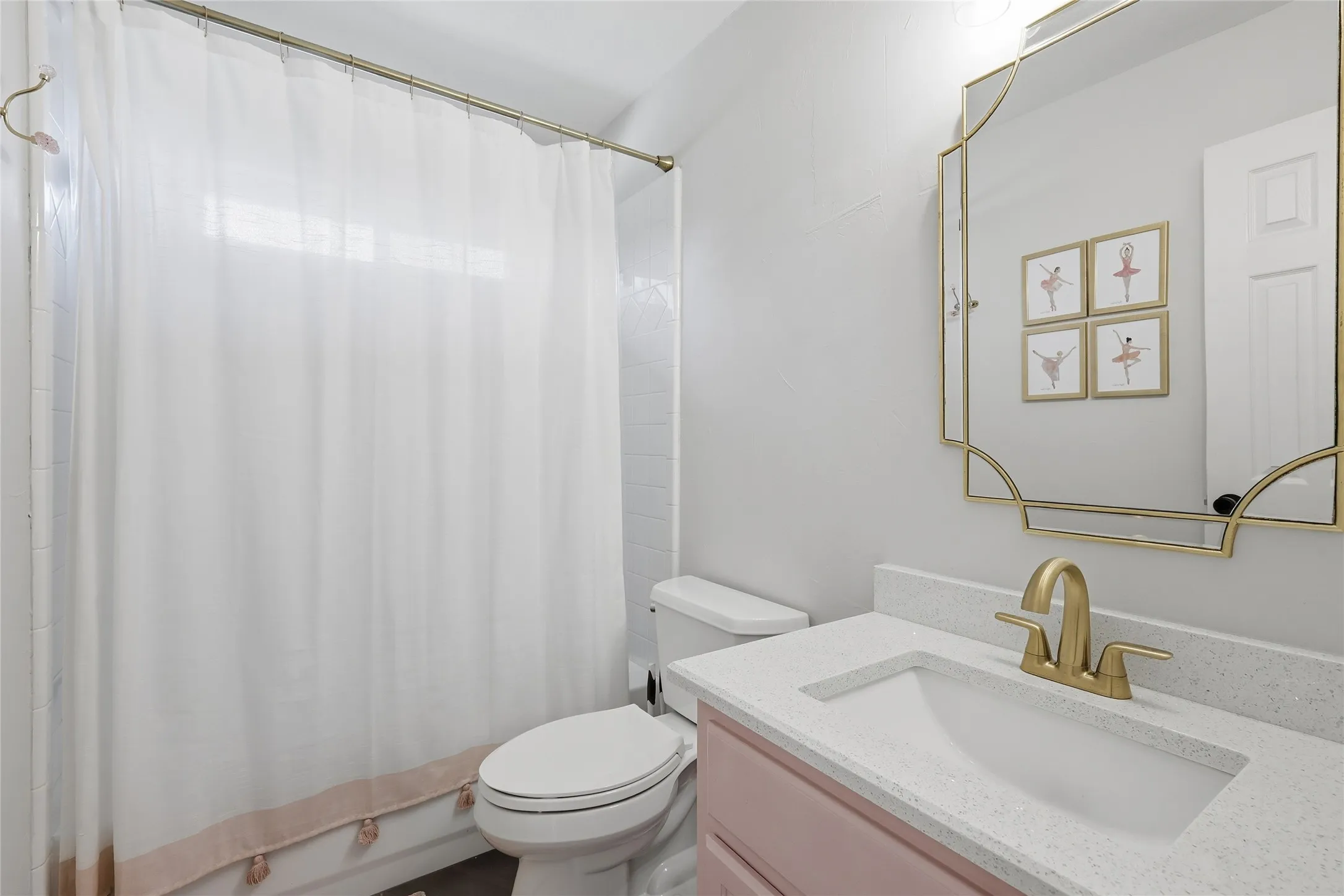 Single Family Residence For Sale in Tarrant County , 1303 Clark Springs Drive, Keller, Texas 76248, 4 Bedroom, 4 Bathroom, 2 Garage spaces, 3,330 Sqft, built in 1999, Preowned, Price $698,500, mls#21255328, Real Estate Agent in Keller, Homes For Sale in Tarrant county, Homes For Sale in Keller, Realtor in Keller Texas, Real Estate Brokerage Independent Realty Texas, Luminita Cordes Realtor