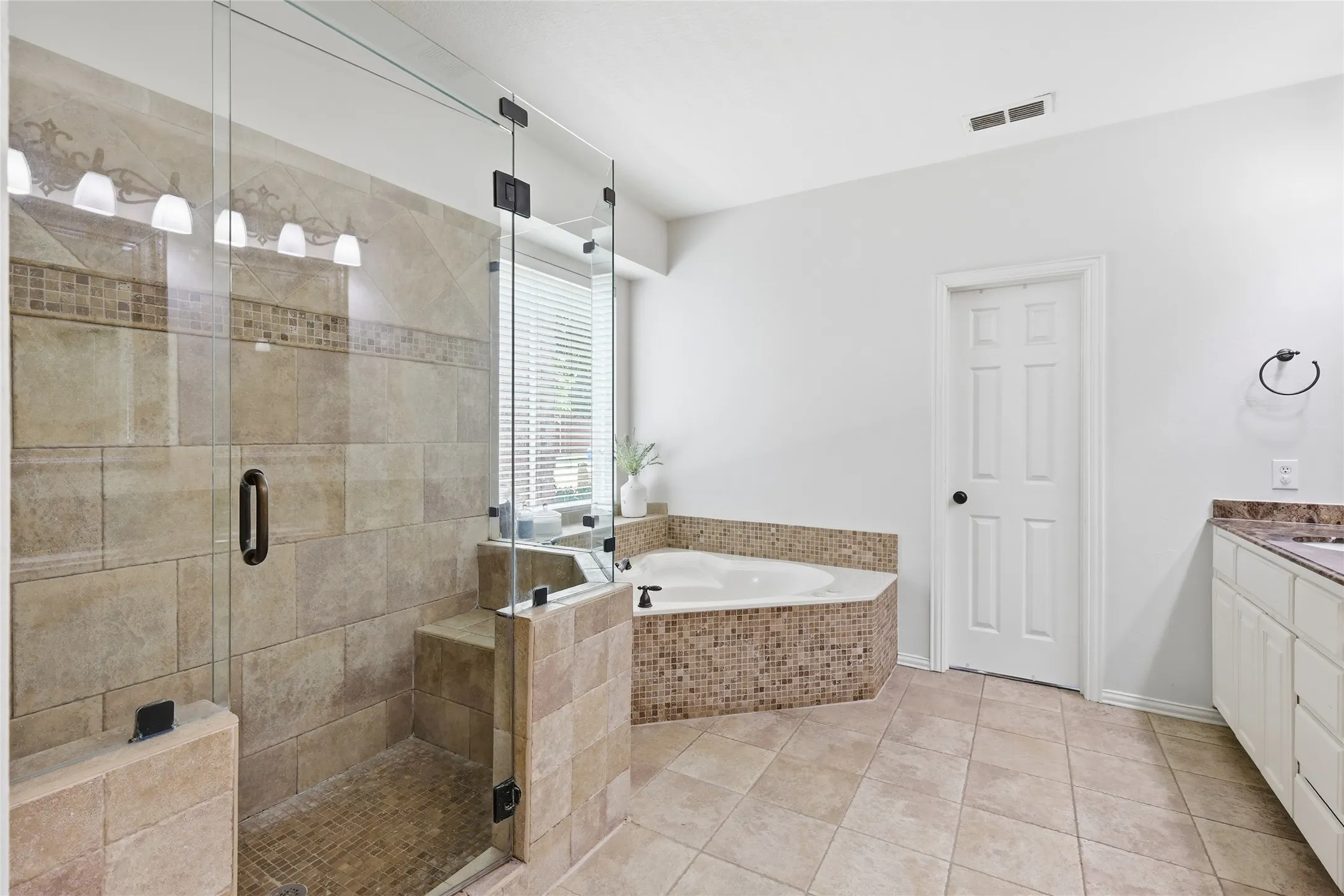 Single Family Residence For Sale in Tarrant County , 1303 Clark Springs Drive, Keller, Texas 76248, 4 Bedroom, 4 Bathroom, 2 Garage spaces, 3,330 Sqft, built in 1999, Preowned, Price $698,500, mls#21255328, Real Estate Agent in Keller, Homes For Sale in Tarrant county, Homes For Sale in Keller, Realtor in Keller Texas, Real Estate Brokerage Independent Realty Texas, Luminita Cordes Realtor