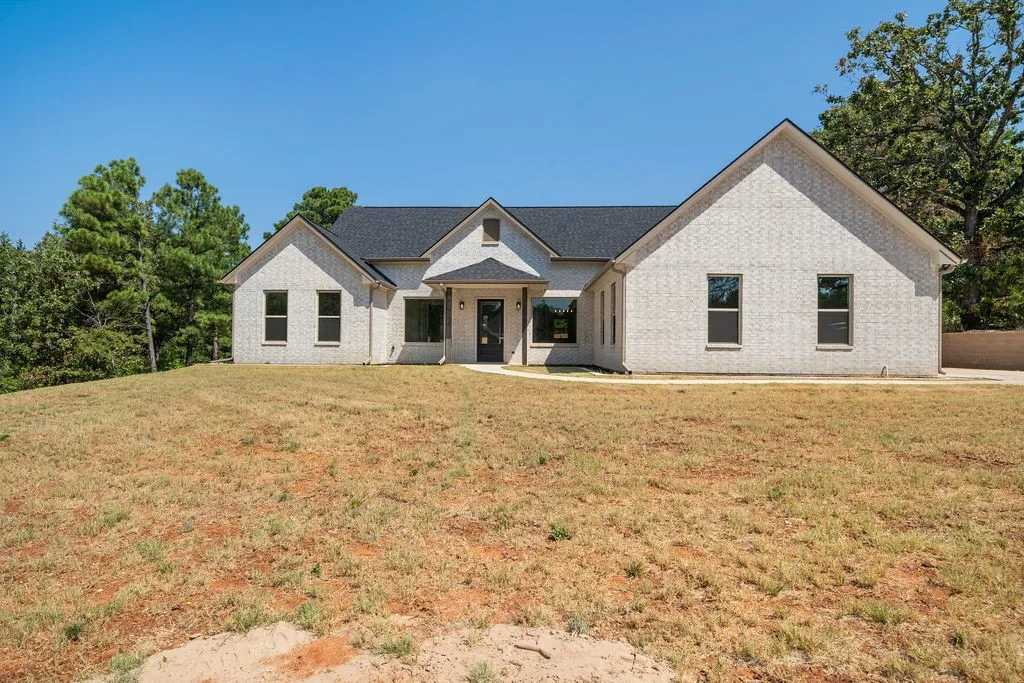 Single Family Residence For Sale in Smith County , 19682 Dove Ridge Drive, Lindale, Texas 75771, 4 Bedroom, 3 Bathroom, 2 Garage spaces, 2,546 Sqft, built in 2025, mls#21254327, Real Estate Agent in Lindale, Homes For Sale in Smith county, Homes For Sale in Lindale, Realtor in Lindale Texas, Real Estate Brokerage Independent Realty Texas, Luminita Cordes Realtor