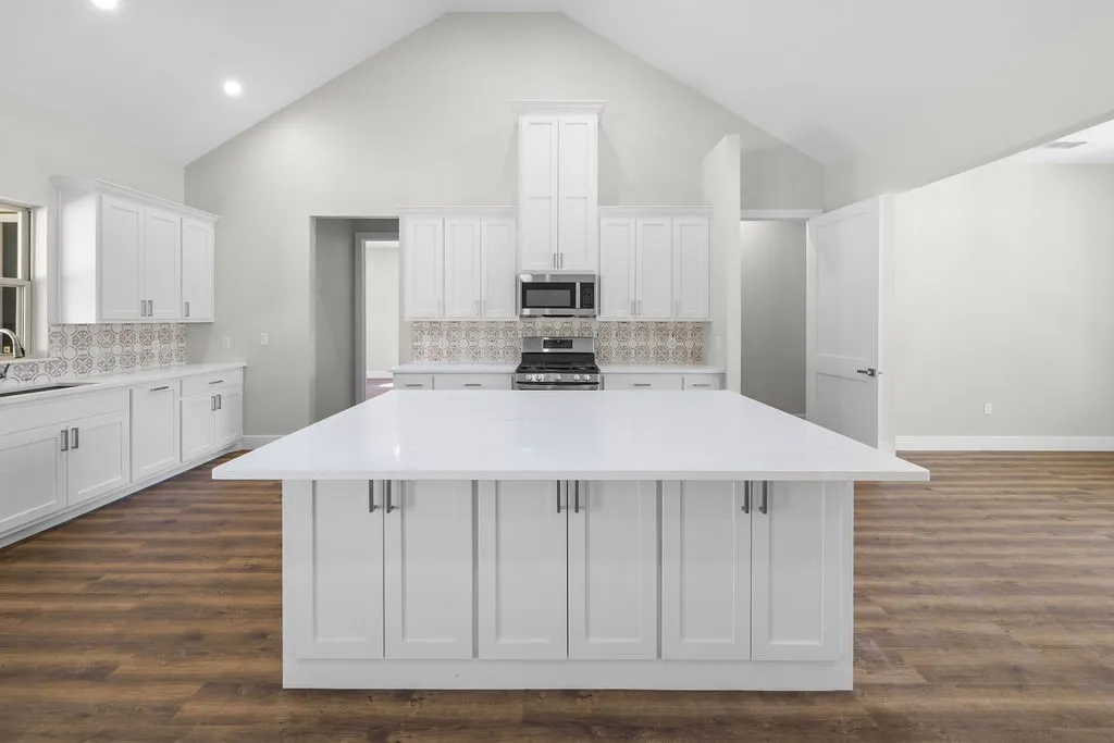 Single Family Residence For Sale in Smith County , 19682 Dove Ridge Drive, Lindale, Texas 75771, 4 Bedroom, 3 Bathroom, 2 Garage spaces, 2,546 Sqft, built in 2025, mls#21254327, Real Estate Agent in Lindale, Homes For Sale in Smith county, Homes For Sale in Lindale, Realtor in Lindale Texas, Real Estate Brokerage Independent Realty Texas, Luminita Cordes Realtor