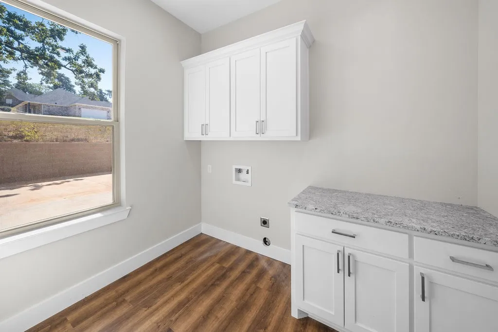 Single Family Residence For Sale in Smith County , 19682 Dove Ridge Drive, Lindale, Texas 75771, 4 Bedroom, 3 Bathroom, 2 Garage spaces, 2,546 Sqft, built in 2025, mls#21254327, Real Estate Agent in Lindale, Homes For Sale in Smith county, Homes For Sale in Lindale, Realtor in Lindale Texas, Real Estate Brokerage Independent Realty Texas, Luminita Cordes Realtor
