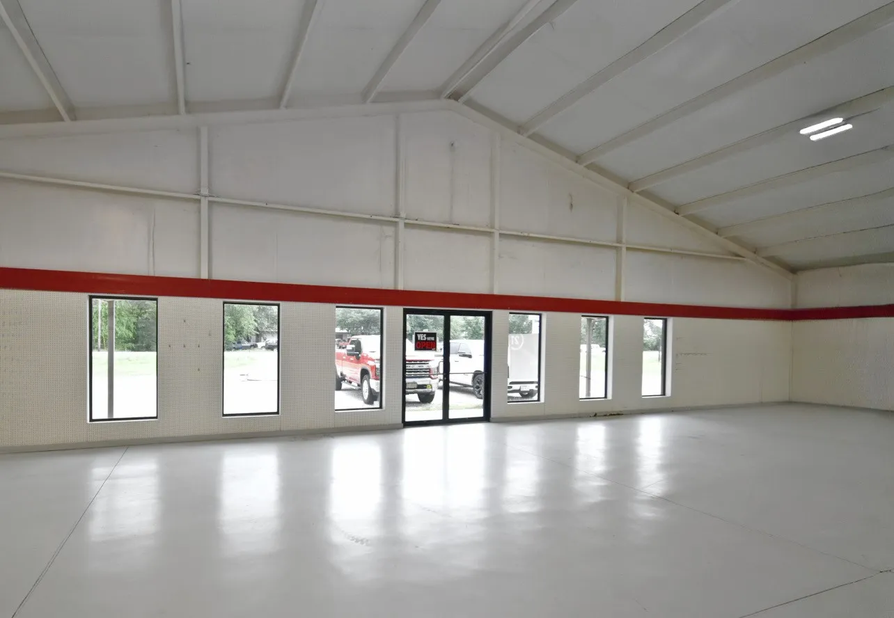Business For Sale in Wood County , 3910 W State Highway 154, Yantis, Texas 75497, 0, 0, Garage spaces, 4,592 Sqft, built in 2005, Preowned, Price $599,000, mls#21250167, Real Estate Agent in Yantis, Homes For Sale in Wood county, Homes For Sale in Yantis, Realtor in Yantis Texas, Real Estate Brokerage Independent Realty Texas, Luminita Cordes Realtor