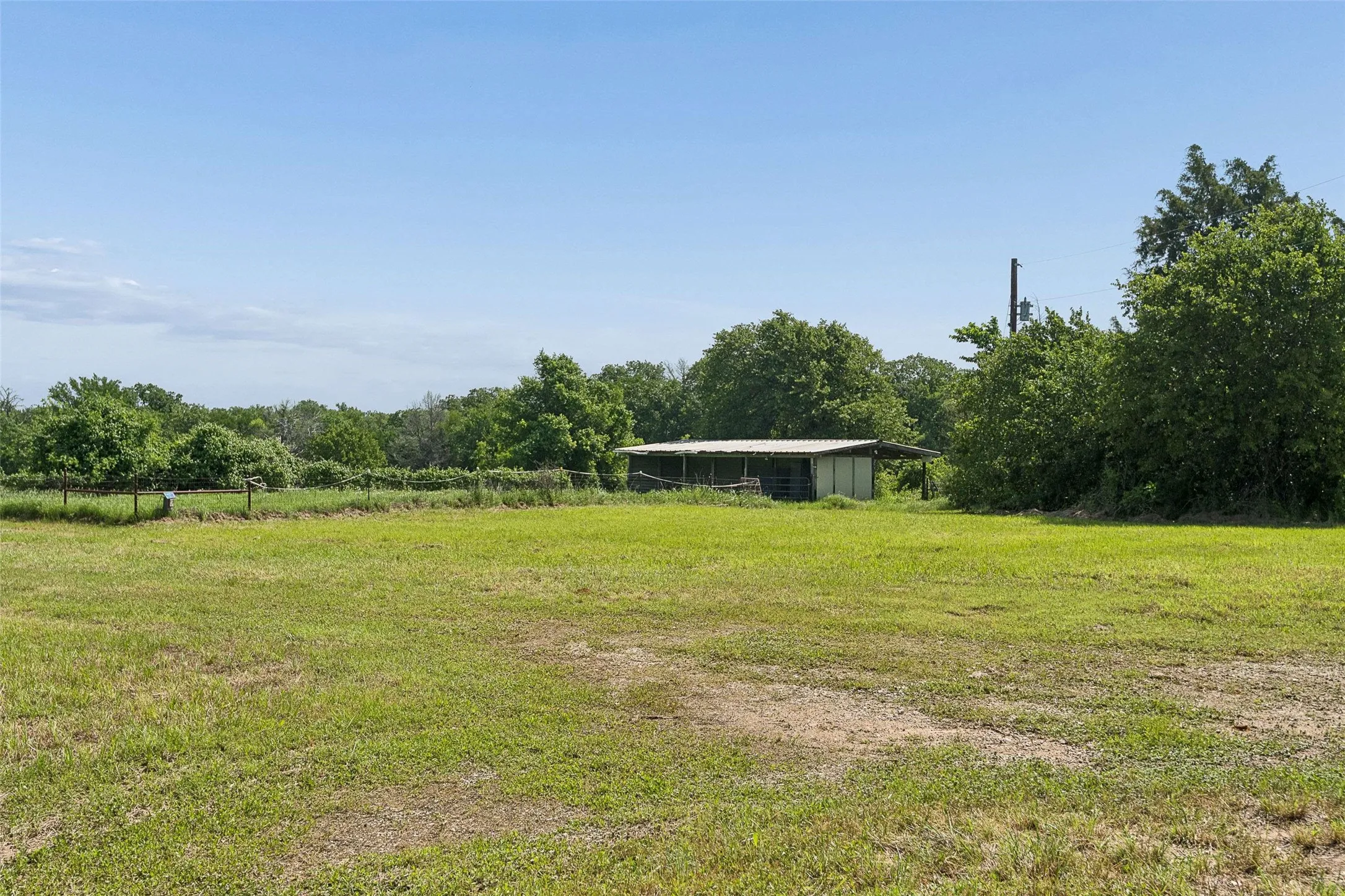 Farm For Sale in Wise County , 194 Private Road 4663, Boyd, Texas 76023, 3 Bedroom, 2 Bathroom, Garage spaces, 1,248 Sqft, built in 1995, Preowned, mls#21254839, Real Estate Agent in Boyd, Homes For Sale in Wise county, Homes For Sale in Boyd, Realtor in Boyd Texas, Real Estate Brokerage Independent Realty Texas, Luminita Cordes Realtor
