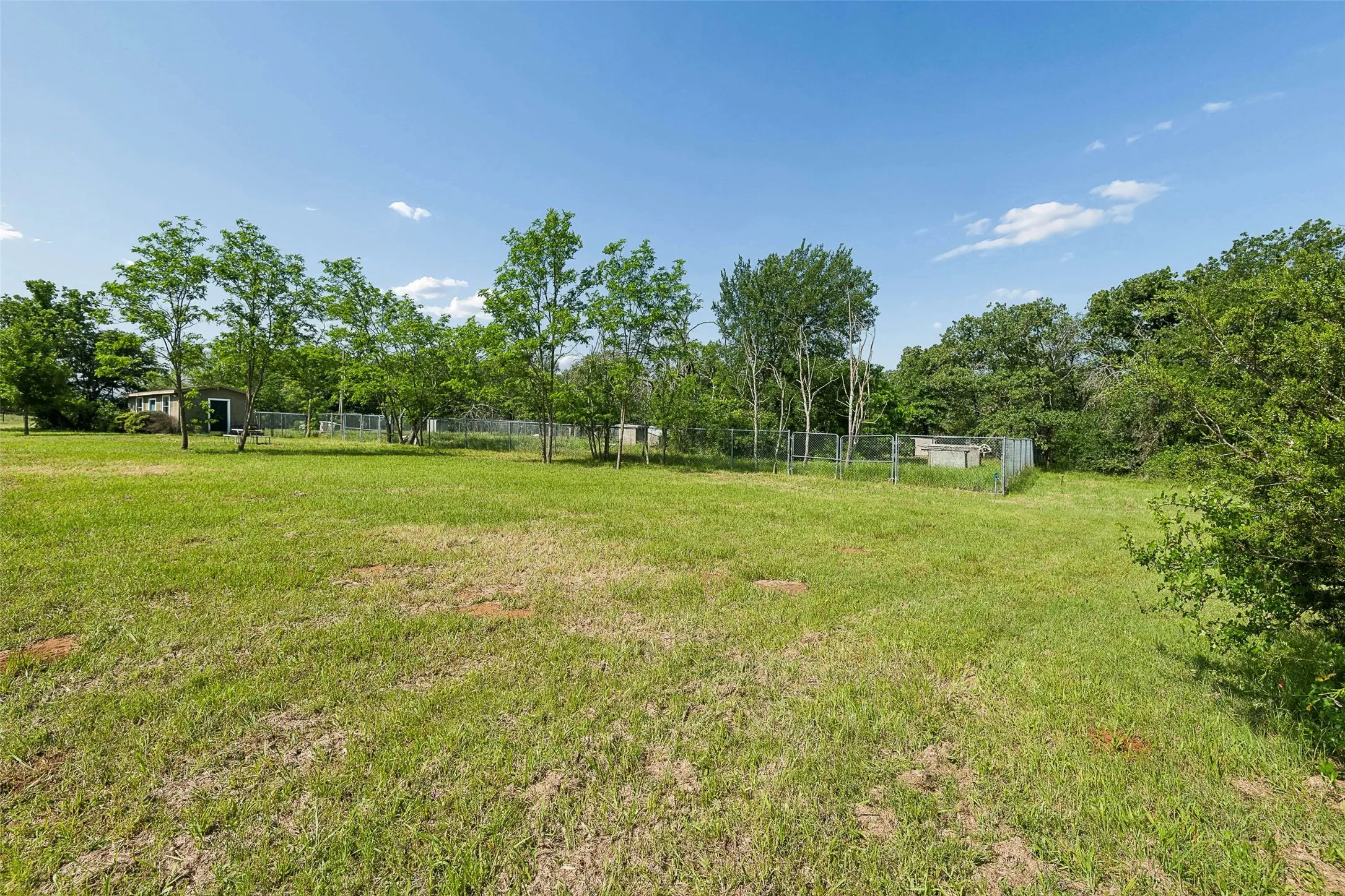 Farm For Sale in Wise County , 194 Private Road 4663, Boyd, Texas 76023, 3 Bedroom, 2 Bathroom, Garage spaces, 1,248 Sqft, built in 1995, Preowned, mls#21254839, Real Estate Agent in Boyd, Homes For Sale in Wise county, Homes For Sale in Boyd, Realtor in Boyd Texas, Real Estate Brokerage Independent Realty Texas, Luminita Cordes Realtor