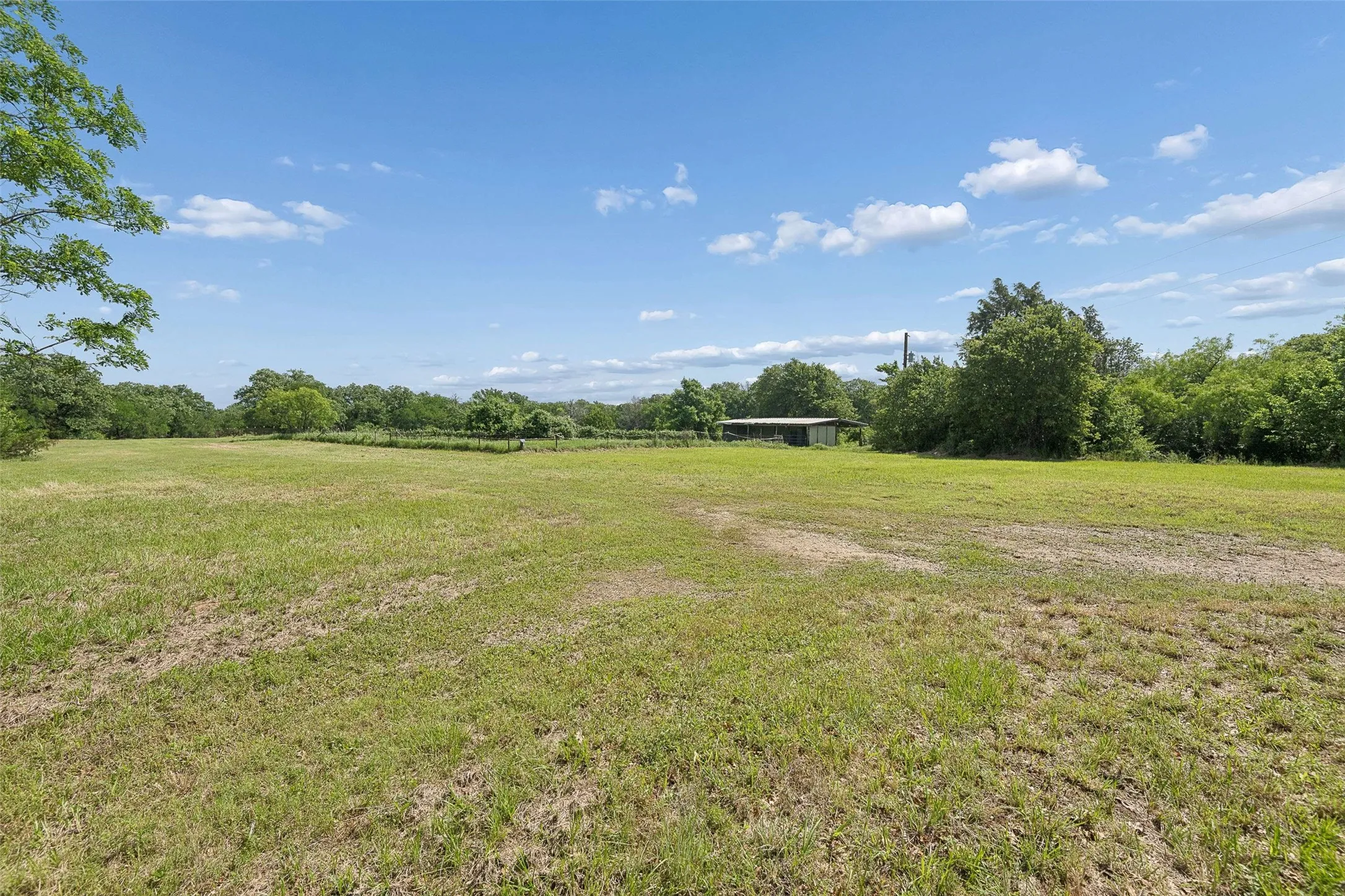 Farm For Sale in Wise County , 194 Private Road 4663, Boyd, Texas 76023, 3 Bedroom, 2 Bathroom, Garage spaces, 1,248 Sqft, built in 1995, Preowned, mls#21254839, Real Estate Agent in Boyd, Homes For Sale in Wise county, Homes For Sale in Boyd, Realtor in Boyd Texas, Real Estate Brokerage Independent Realty Texas, Luminita Cordes Realtor