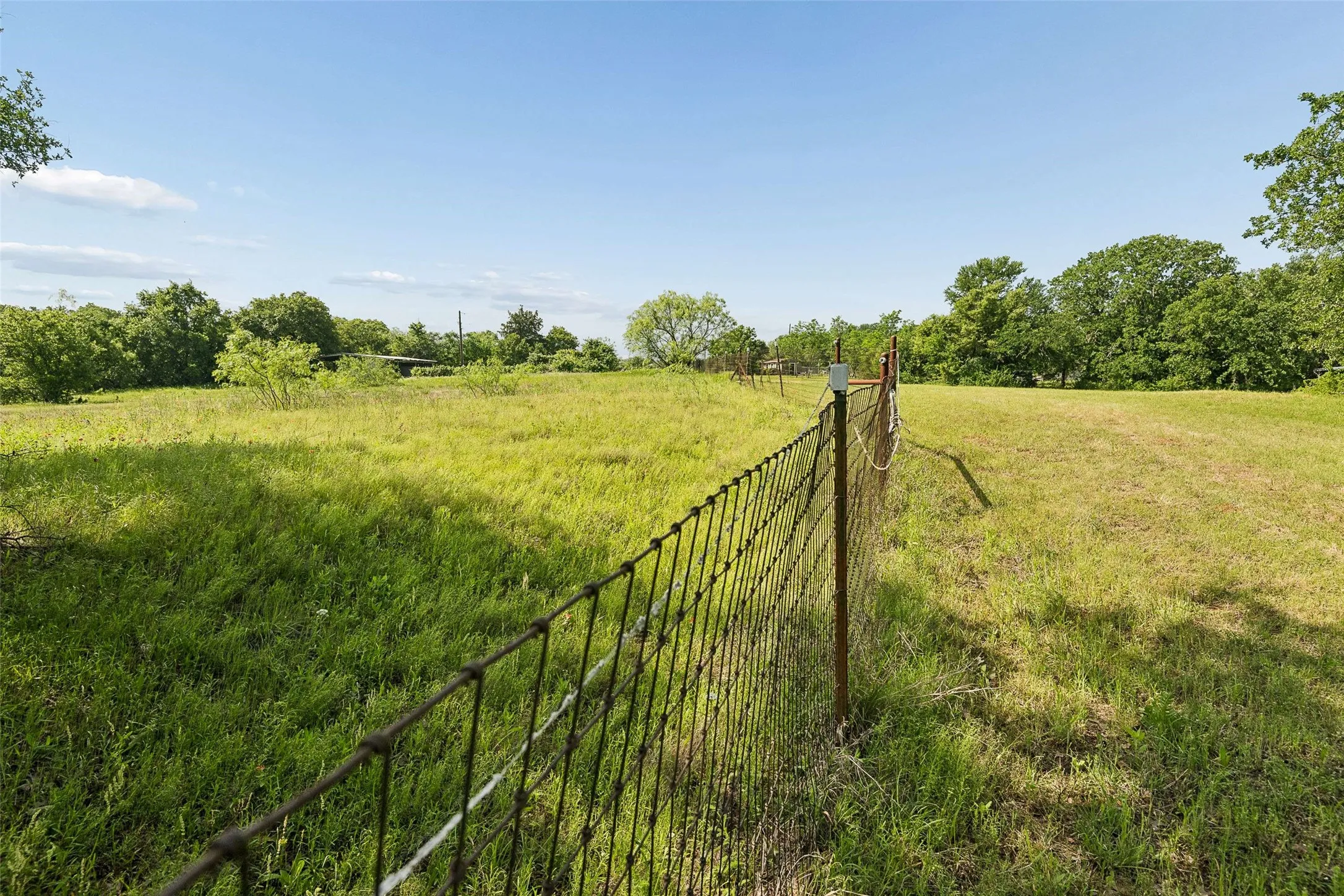 Farm For Sale in Wise County , 194 Private Road 4663, Boyd, Texas 76023, 3 Bedroom, 2 Bathroom, Garage spaces, 1,248 Sqft, built in 1995, Preowned, mls#21254839, Real Estate Agent in Boyd, Homes For Sale in Wise county, Homes For Sale in Boyd, Realtor in Boyd Texas, Real Estate Brokerage Independent Realty Texas, Luminita Cordes Realtor