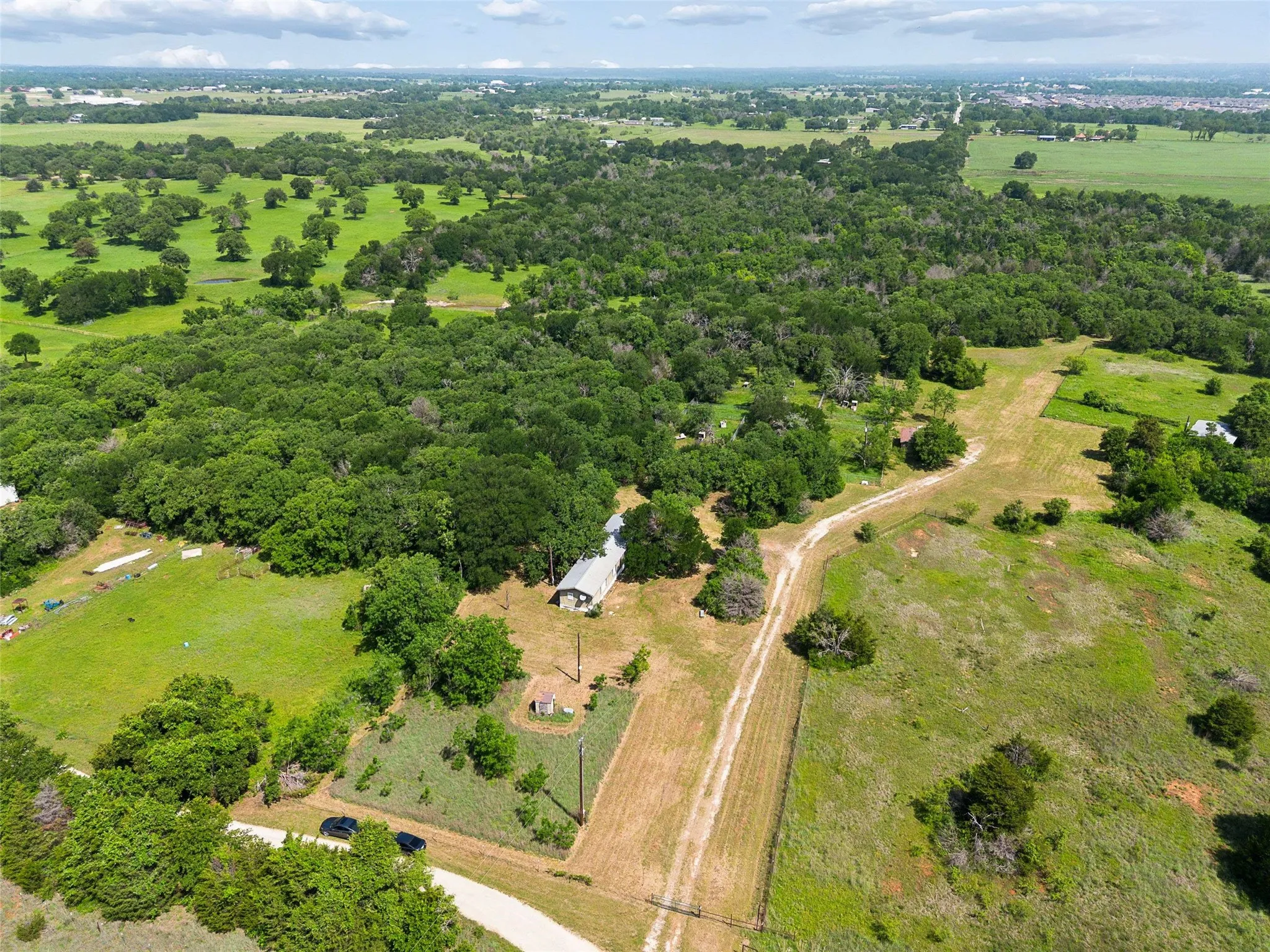 Farm For Sale in Wise County , 194 Private Road 4663, Boyd, Texas 76023, 3 Bedroom, 2 Bathroom, Garage spaces, 1,248 Sqft, built in 1995, Preowned, mls#21254839, Real Estate Agent in Boyd, Homes For Sale in Wise county, Homes For Sale in Boyd, Realtor in Boyd Texas, Real Estate Brokerage Independent Realty Texas, Luminita Cordes Realtor