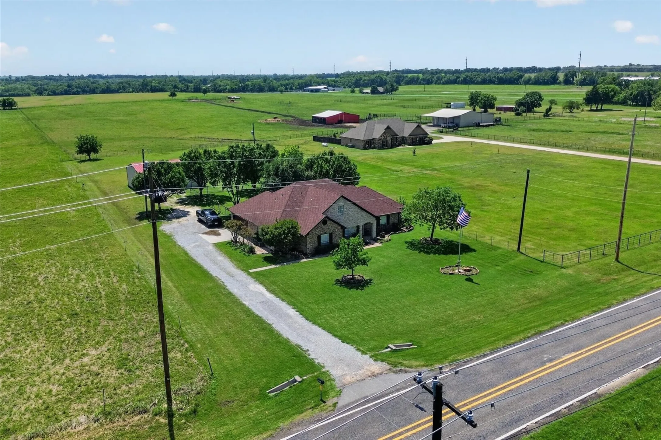 Single Family Residence For Sale in Grayson County , 8034 Fm 902, Howe, Texas 75459, 4 Bedroom, 4 Bathroom, 2 Garage spaces, 3,134 Sqft, built in 2001, Preowned, mls#21252351, Real Estate Agent in Howe, Homes For Sale in Grayson county, Homes For Sale in Howe, Realtor in Howe Texas, Real Estate Brokerage Independent Realty Texas, Luminita Cordes Realtor