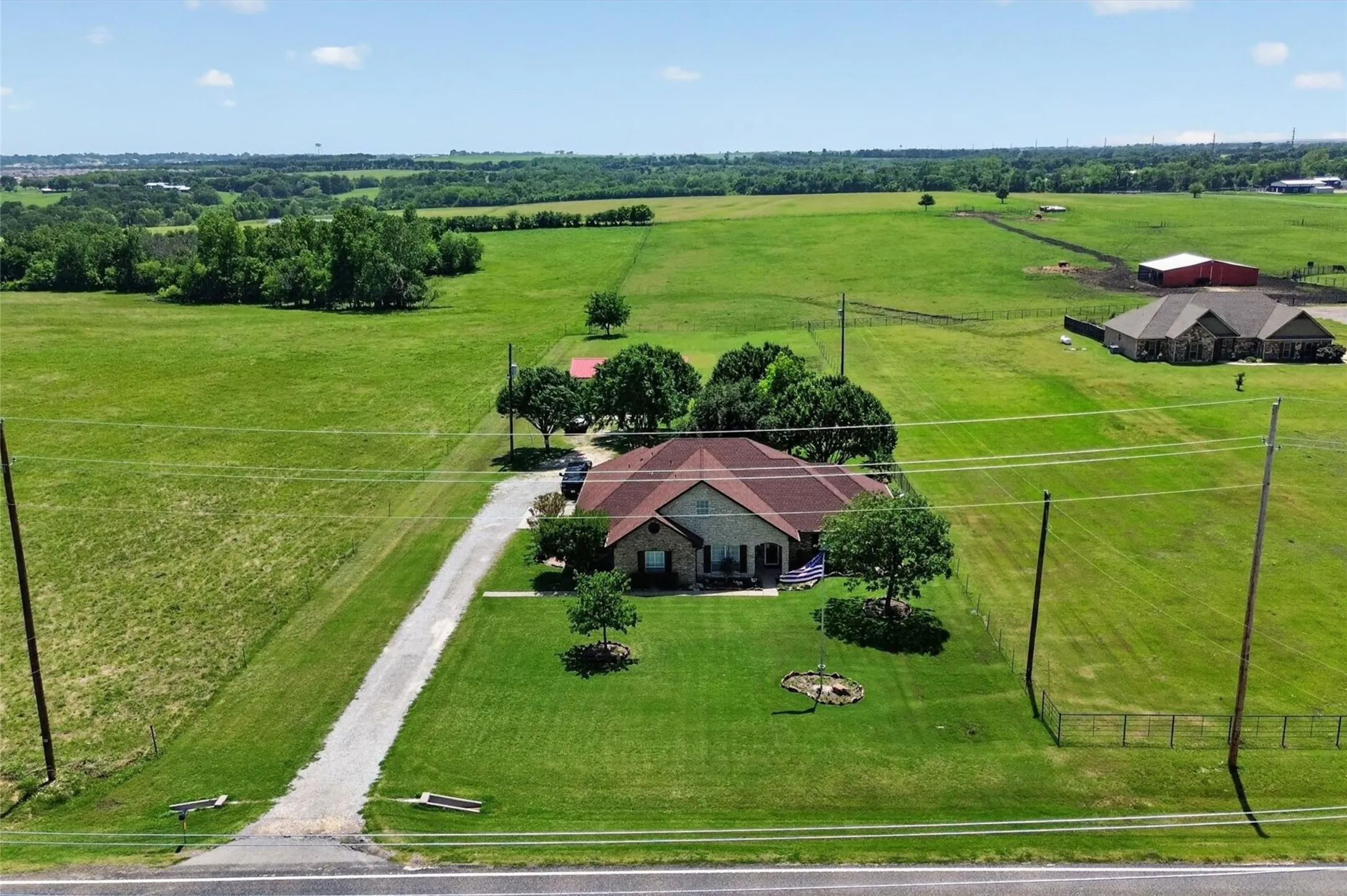 Single Family Residence For Sale in Grayson County , 8034 Fm 902, Howe, Texas 75459, 4 Bedroom, 4 Bathroom, 2 Garage spaces, 3,134 Sqft, built in 2001, Preowned, mls#21252351, Real Estate Agent in Howe, Homes For Sale in Grayson county, Homes For Sale in Howe, Realtor in Howe Texas, Real Estate Brokerage Independent Realty Texas, Luminita Cordes Realtor