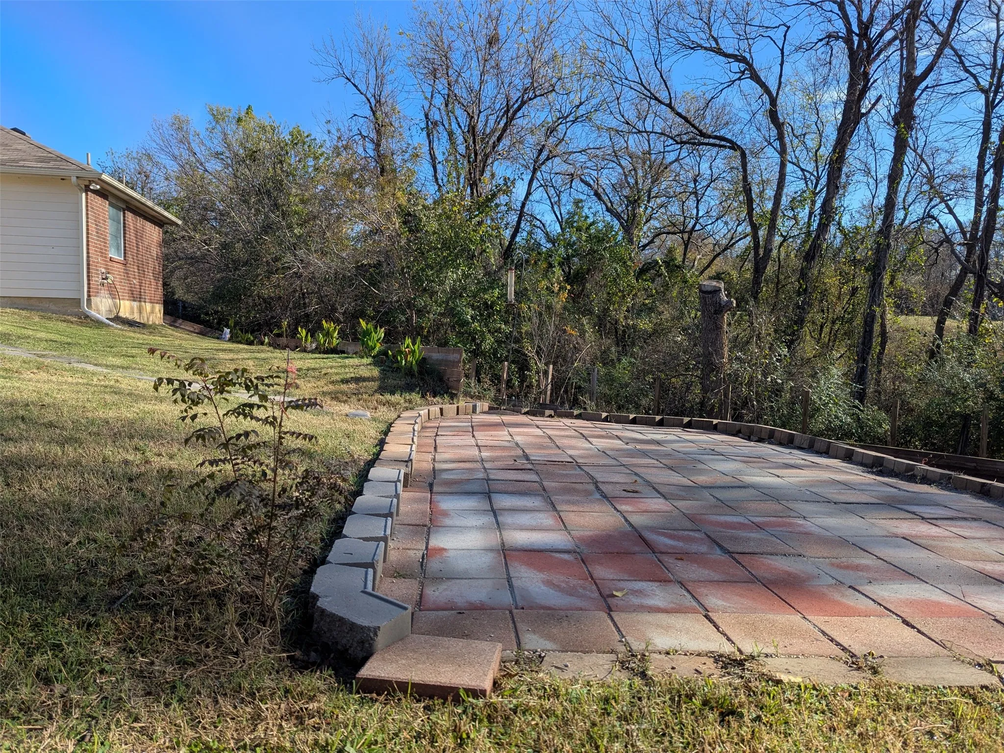 Single Family Residence For Sale in Collin County , 124 S Bending Oak Lane, Wylie, Texas 75098, 4 Bedroom, 2 Bathroom, 2 Garage spaces, 2,012 Sqft, built in 2001, Price $389,000, mls#21255370, Real Estate Agent in Wylie, Homes For Sale in Collin county, Homes For Sale in Wylie, Realtor in Wylie Texas, Real Estate Brokerage Independent Realty Texas, Luminita Cordes Realtor