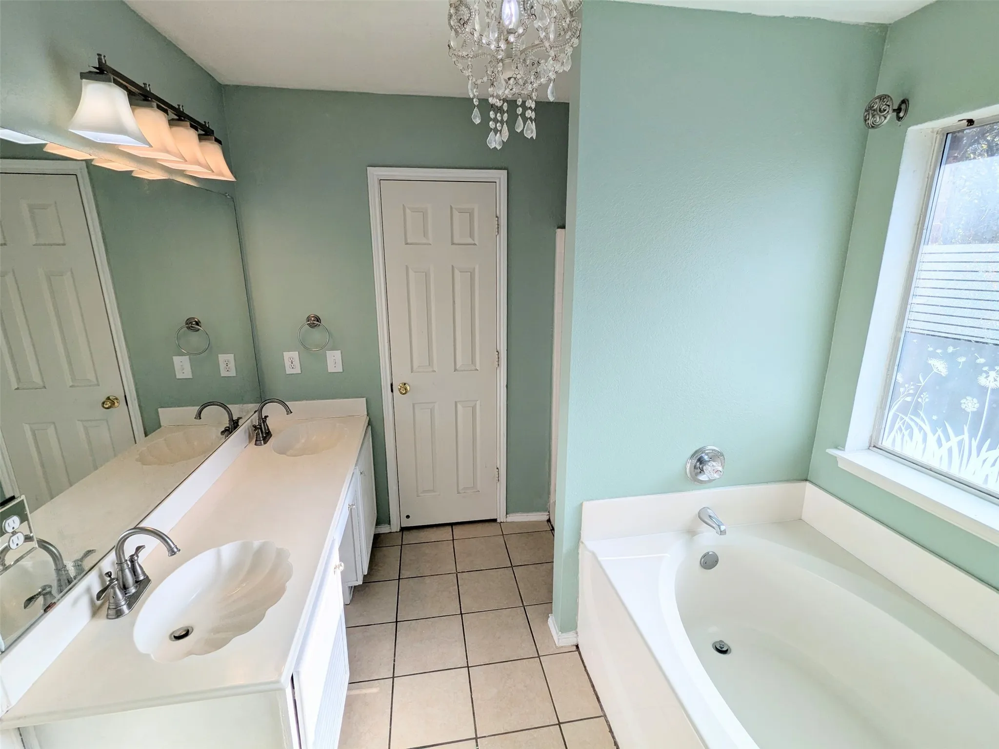 Single Family Residence For Sale in Collin County , 124 S Bending Oak Lane, Wylie, Texas 75098, 4 Bedroom, 2 Bathroom, 2 Garage spaces, 2,012 Sqft, built in 2001, Price $389,000, mls#21255370, Real Estate Agent in Wylie, Homes For Sale in Collin county, Homes For Sale in Wylie, Realtor in Wylie Texas, Real Estate Brokerage Independent Realty Texas, Luminita Cordes Realtor