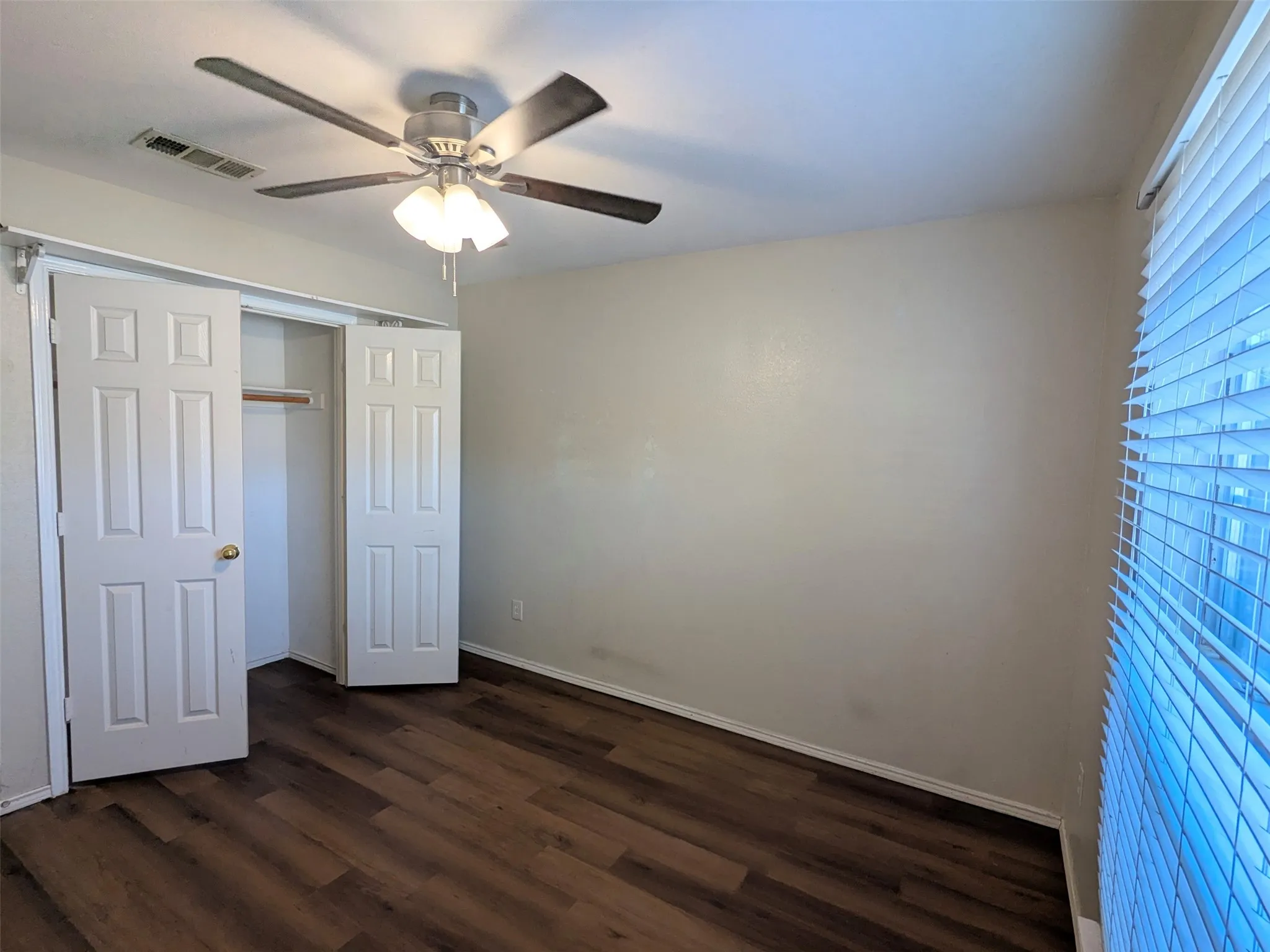Single Family Residence For Sale in Collin County , 124 S Bending Oak Lane, Wylie, Texas 75098, 4 Bedroom, 2 Bathroom, 2 Garage spaces, 2,012 Sqft, built in 2001, Price $389,000, mls#21255370, Real Estate Agent in Wylie, Homes For Sale in Collin county, Homes For Sale in Wylie, Realtor in Wylie Texas, Real Estate Brokerage Independent Realty Texas, Luminita Cordes Realtor