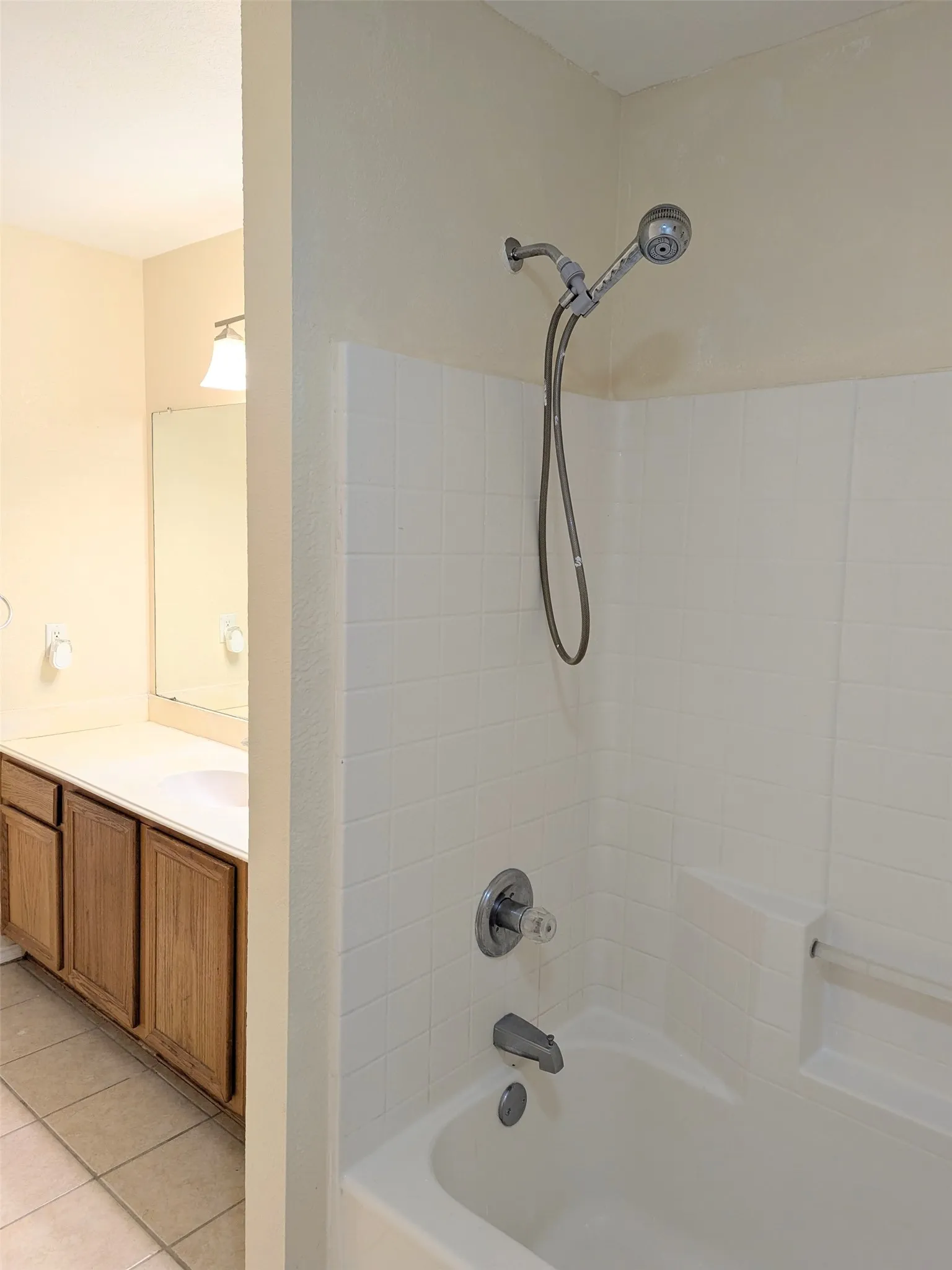 Single Family Residence For Sale in Collin County , 124 S Bending Oak Lane, Wylie, Texas 75098, 4 Bedroom, 2 Bathroom, 2 Garage spaces, 2,012 Sqft, built in 2001, Price $389,000, mls#21255370, Real Estate Agent in Wylie, Homes For Sale in Collin county, Homes For Sale in Wylie, Realtor in Wylie Texas, Real Estate Brokerage Independent Realty Texas, Luminita Cordes Realtor