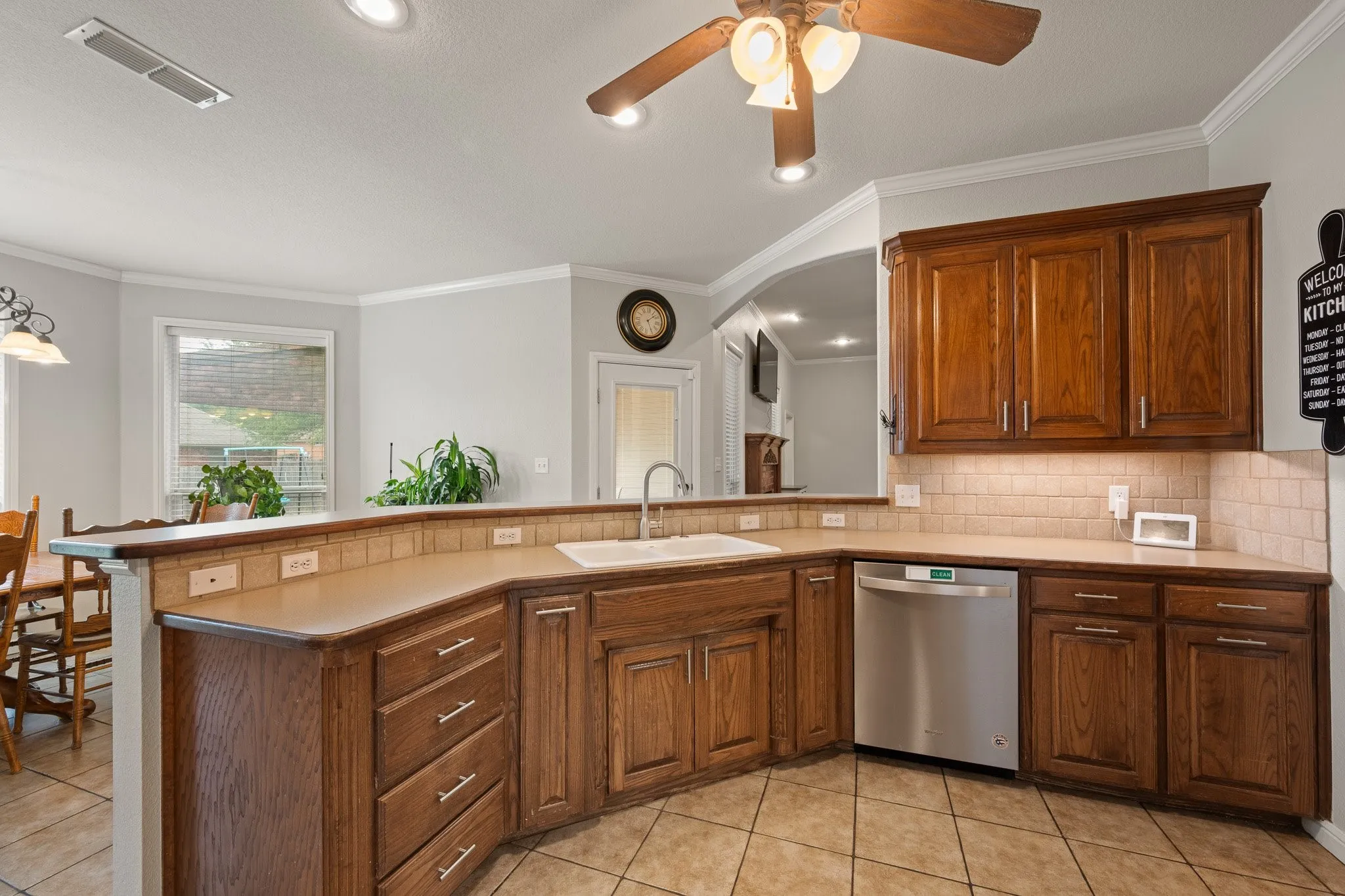 Single Family Residence For Sale in Johnson County , 1617 Spencer Lane, Cleburne, Texas 76033, 3 Bedroom, 3 Bathroom, 2 Garage spaces, 1,848 Sqft, built in 2005, mls#21252402, Real Estate Agent in Cleburne, Homes For Sale in Johnson county, Homes For Sale in Cleburne, Realtor in Cleburne Texas, Real Estate Brokerage Independent Realty Texas, Luminita Cordes Realtor
