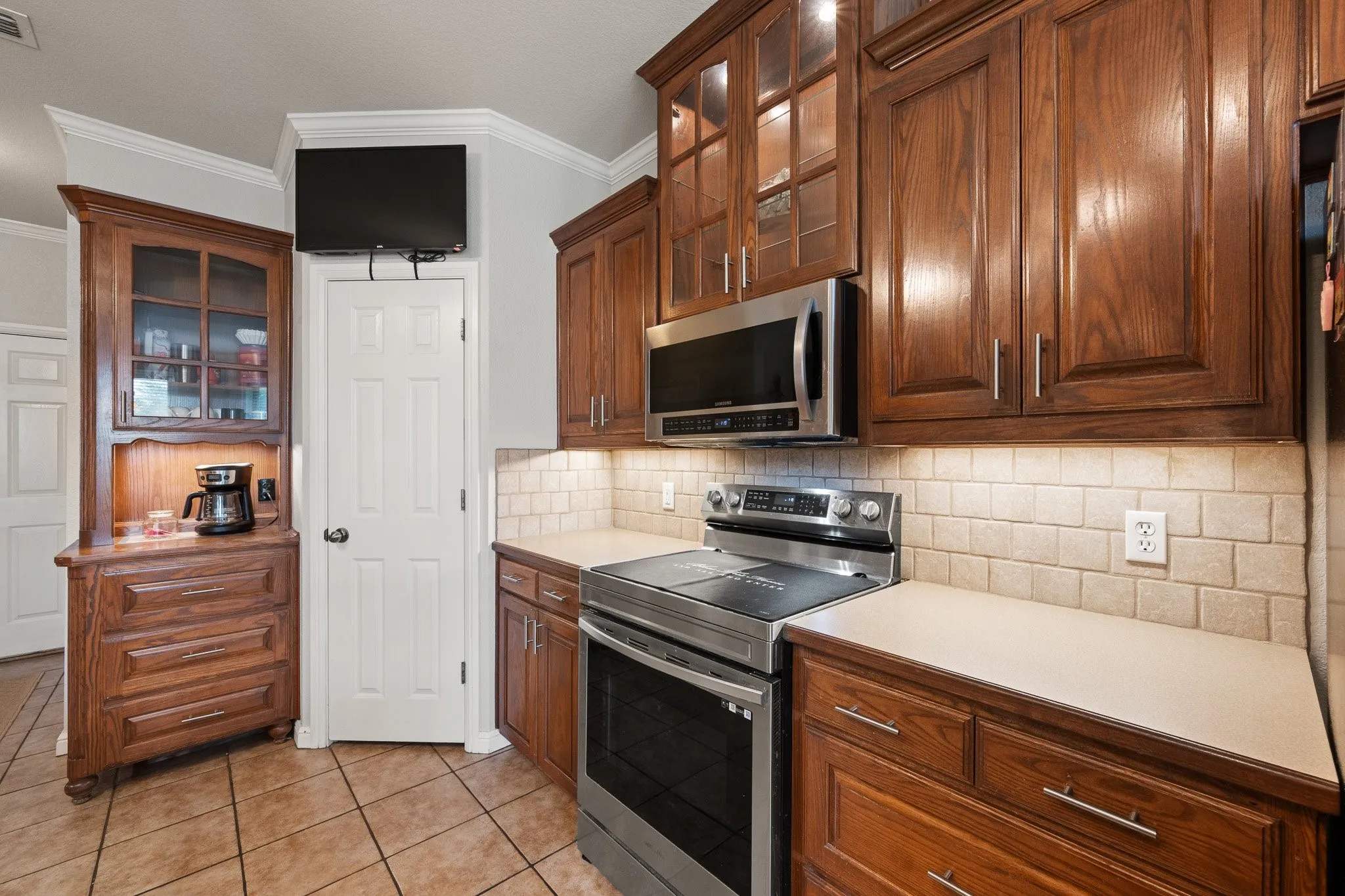 Single Family Residence For Sale in Johnson County , 1617 Spencer Lane, Cleburne, Texas 76033, 3 Bedroom, 3 Bathroom, 2 Garage spaces, 1,848 Sqft, built in 2005, mls#21252402, Real Estate Agent in Cleburne, Homes For Sale in Johnson county, Homes For Sale in Cleburne, Realtor in Cleburne Texas, Real Estate Brokerage Independent Realty Texas, Luminita Cordes Realtor