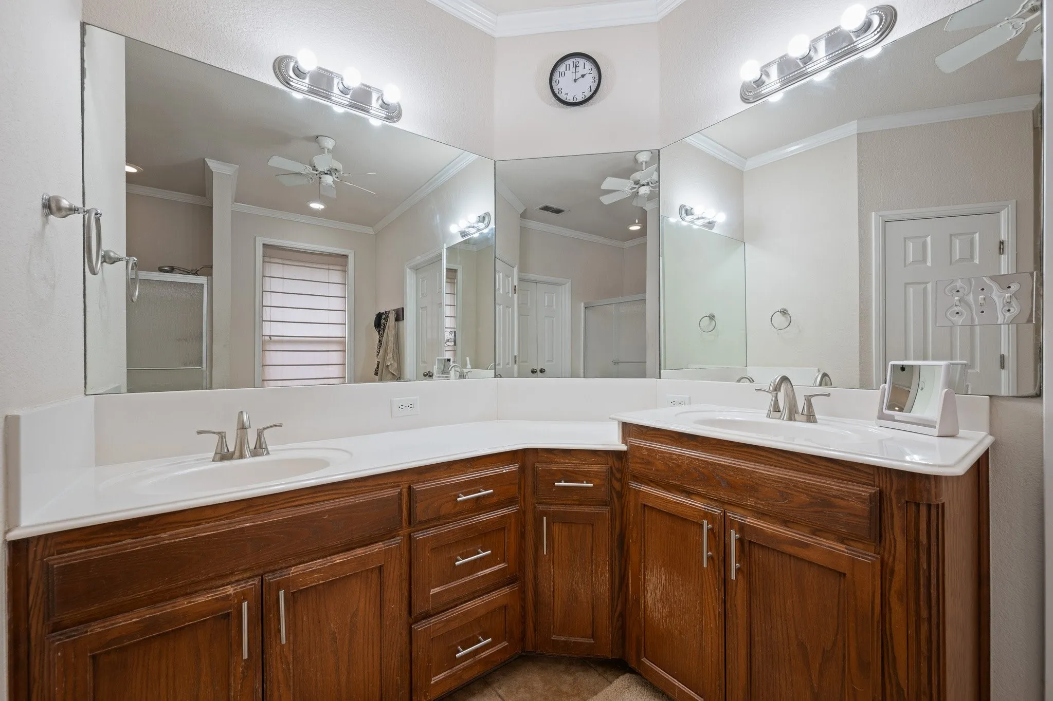 Single Family Residence For Sale in Johnson County , 1617 Spencer Lane, Cleburne, Texas 76033, 3 Bedroom, 3 Bathroom, 2 Garage spaces, 1,848 Sqft, built in 2005, mls#21252402, Real Estate Agent in Cleburne, Homes For Sale in Johnson county, Homes For Sale in Cleburne, Realtor in Cleburne Texas, Real Estate Brokerage Independent Realty Texas, Luminita Cordes Realtor